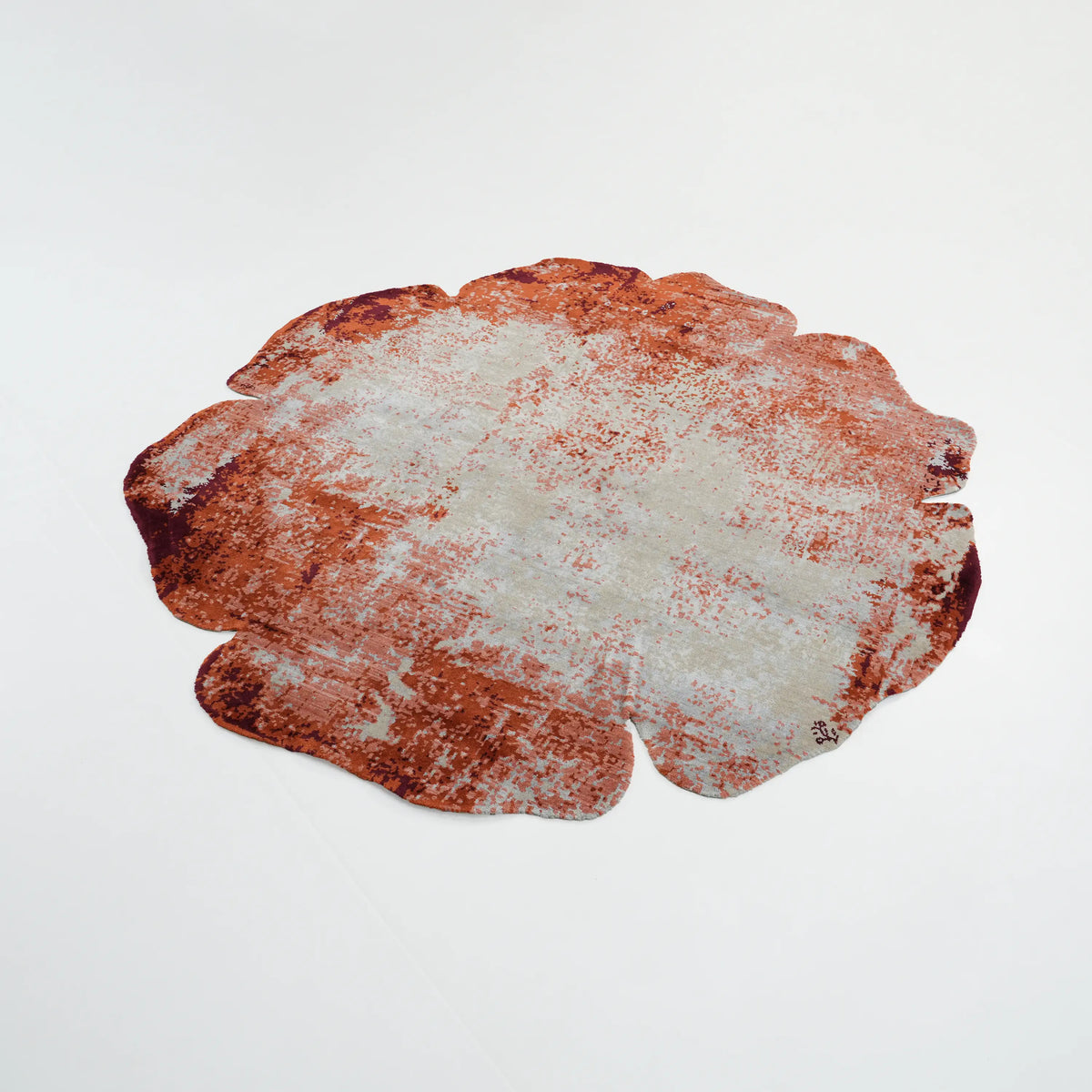 Tempus Serisi Asimetrik Çiçek Kesim Terra Renkli Tezgah Dokuma Halı — 200x200 cm