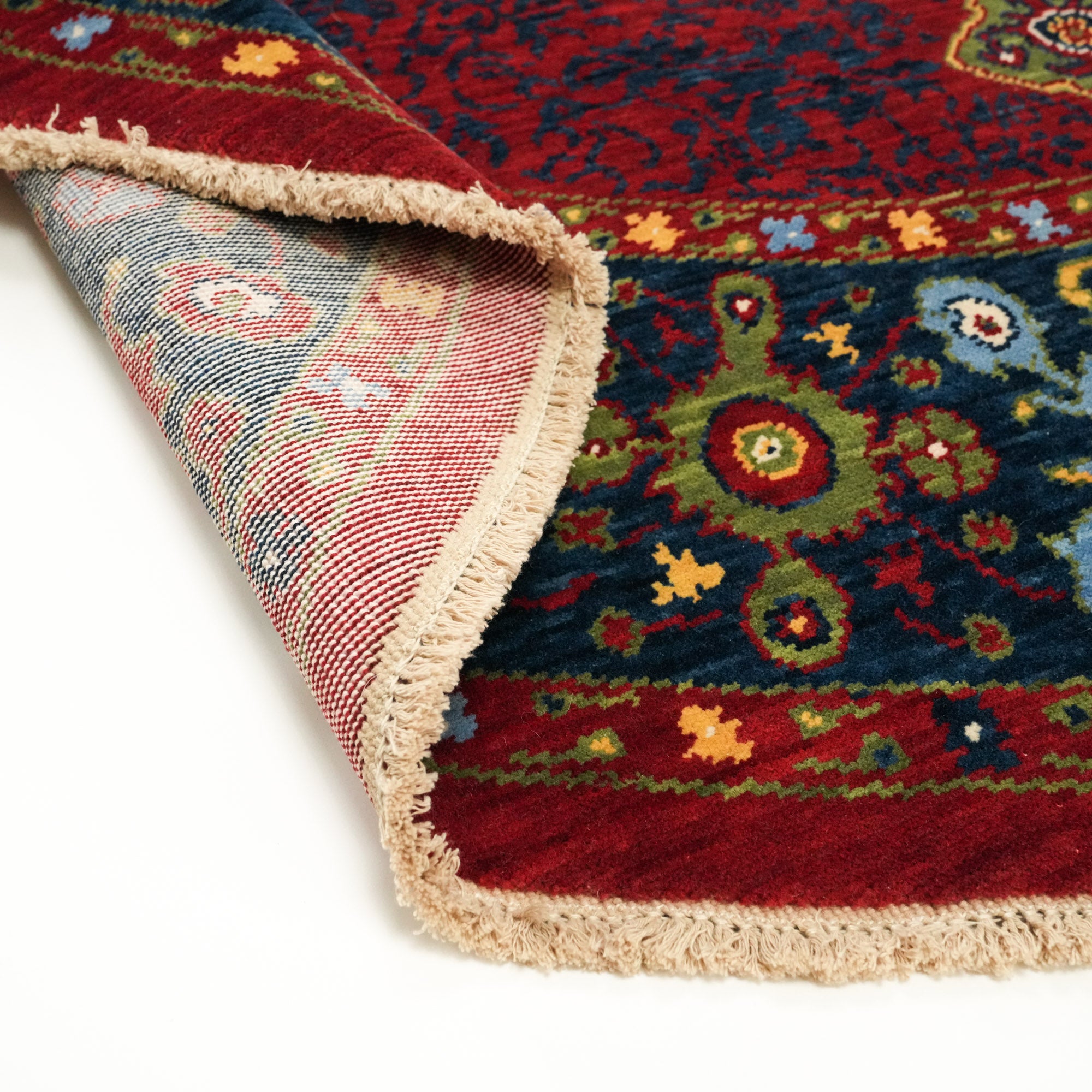 Tempus Serisi Madalyon Desenli Kırmızı Yuvarlak Yün Tezgah Dokuma Halı