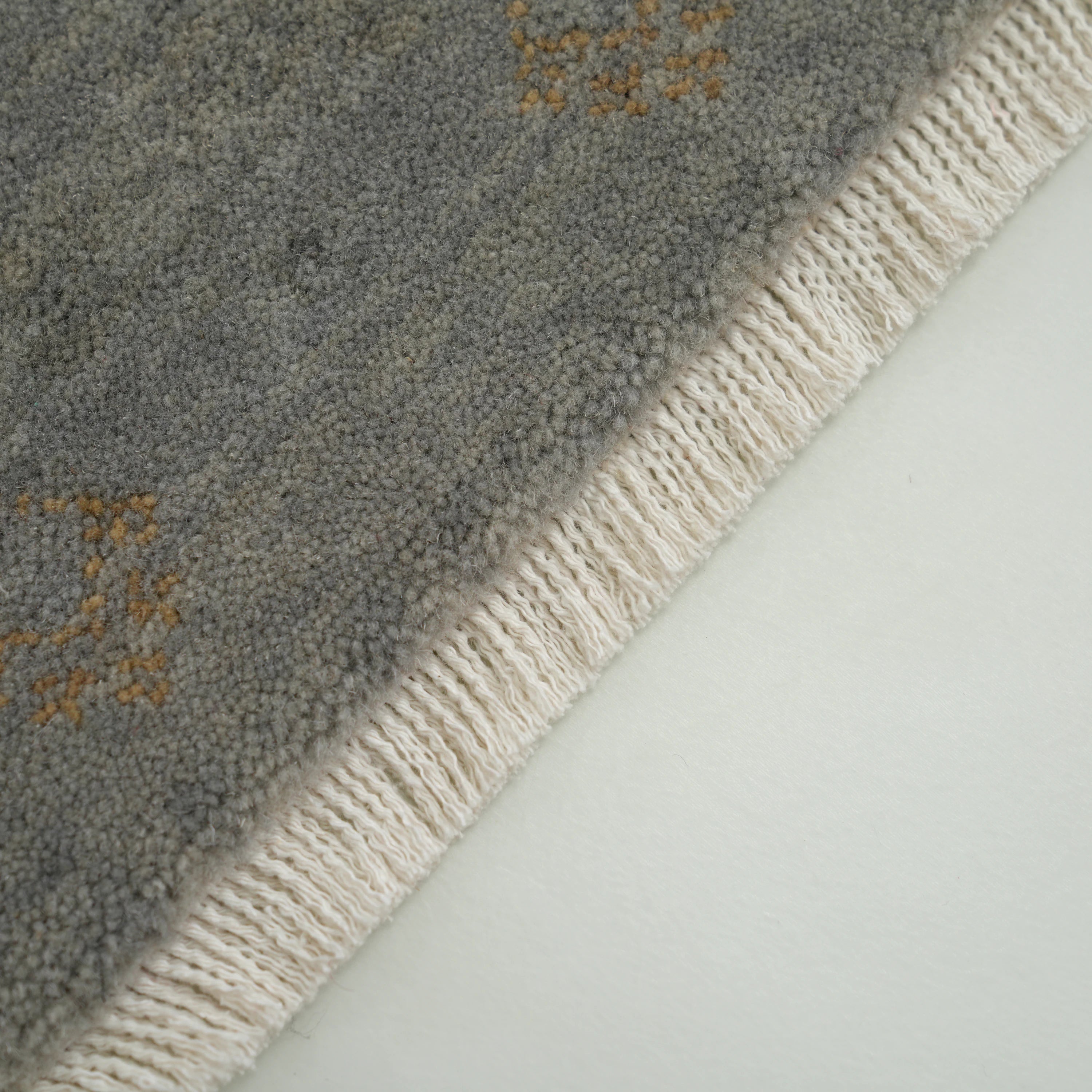 Tempus Series Vintage Patterned Gray Wool Loom Woven Rug