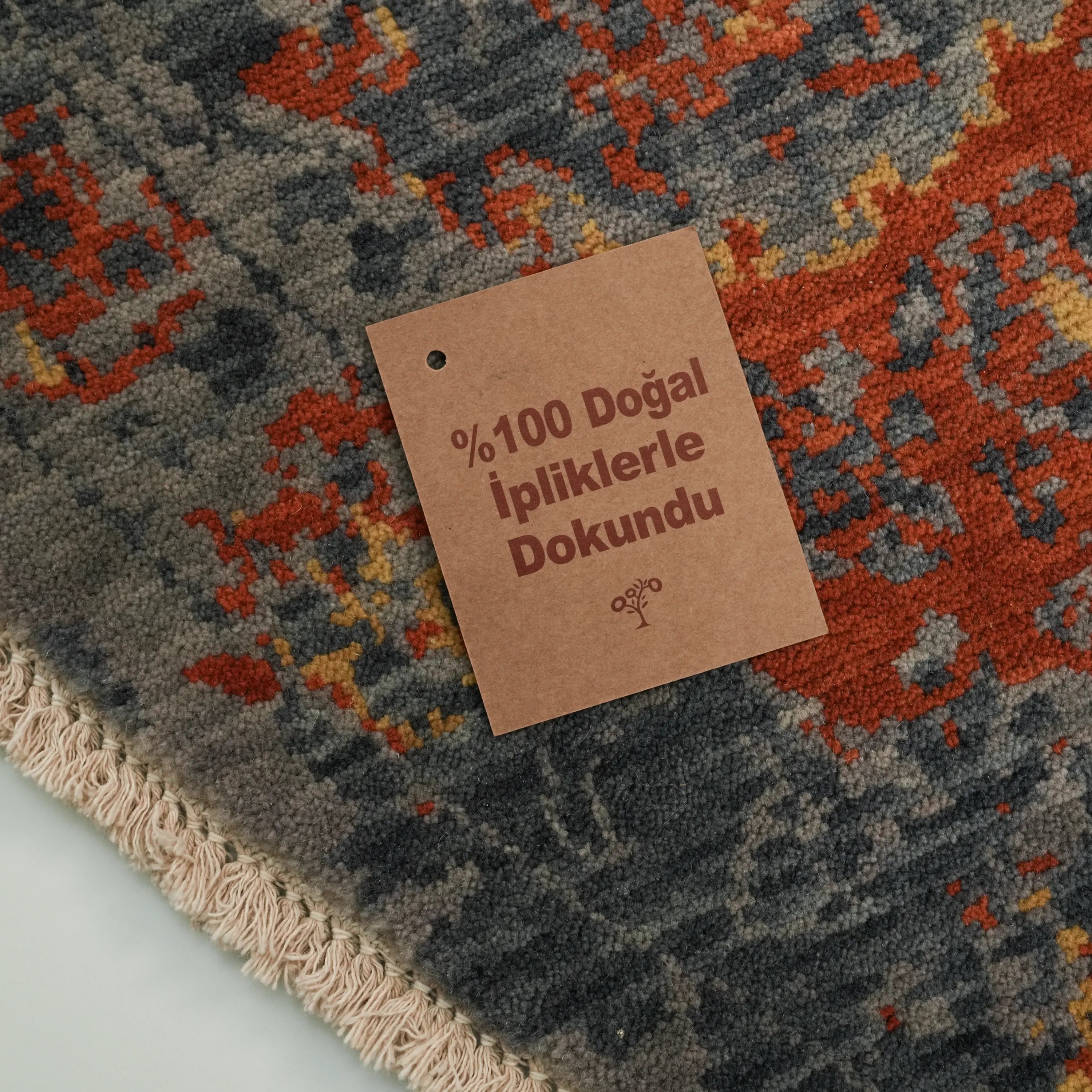 Tempus Series Vintage Patterned Wool Gray/Orange Round Special Loom Carpet