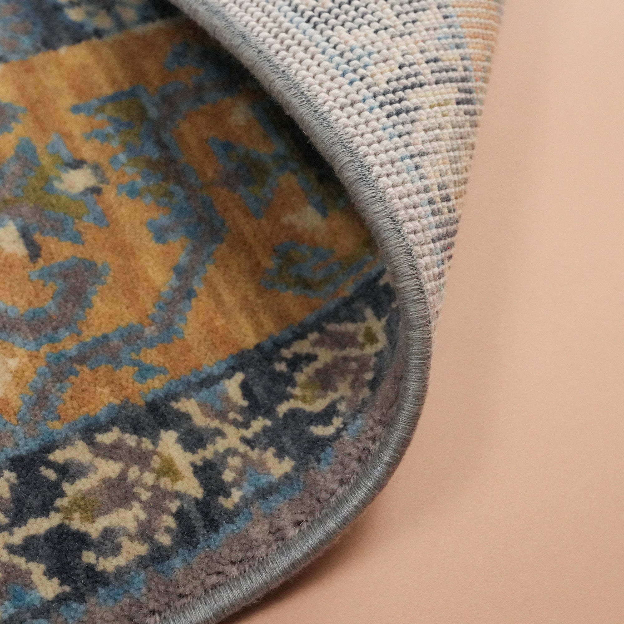 Tezgah Dokuma Gri Yün Seccade Rug