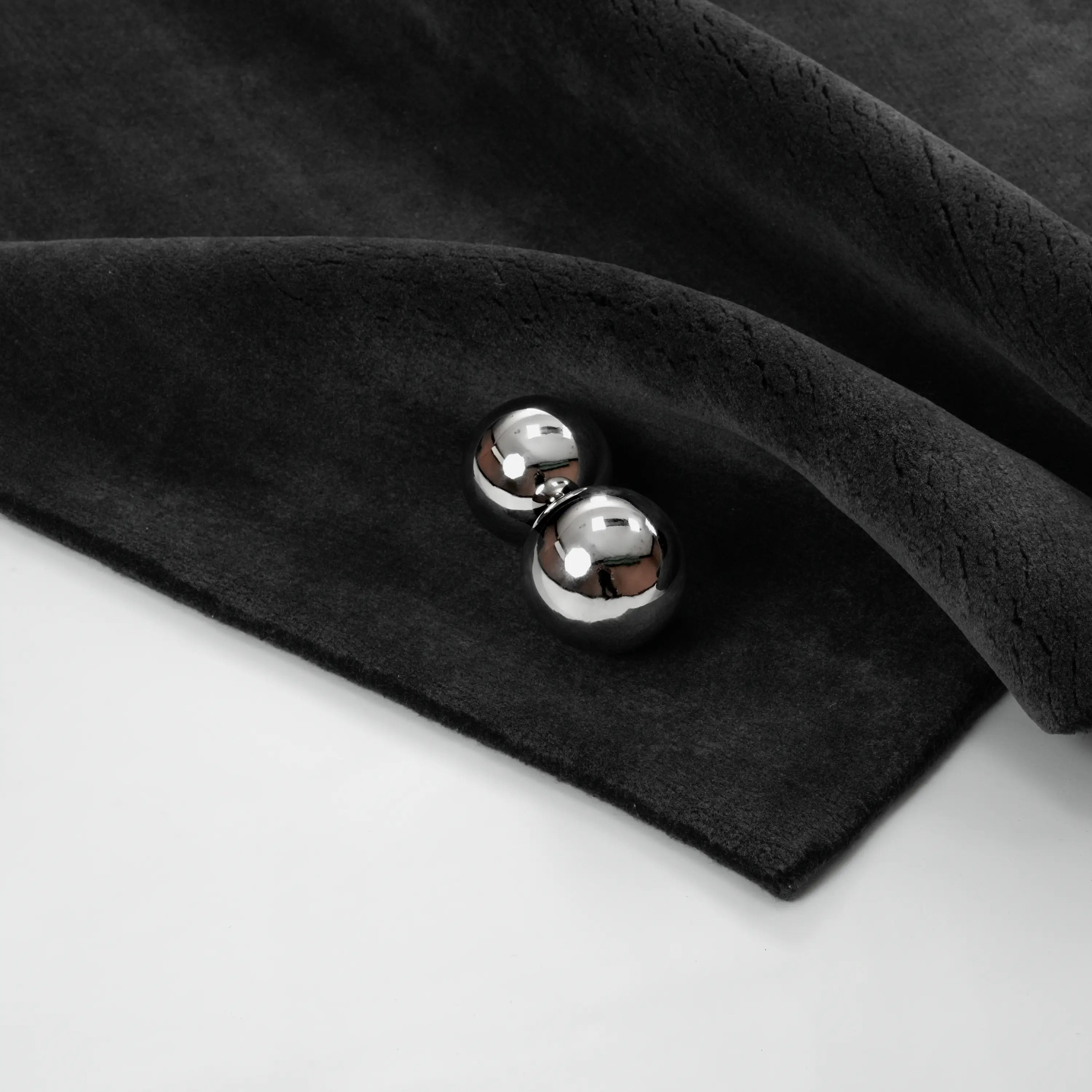 Hand Woven Plain Patterned Anthracite Carpet