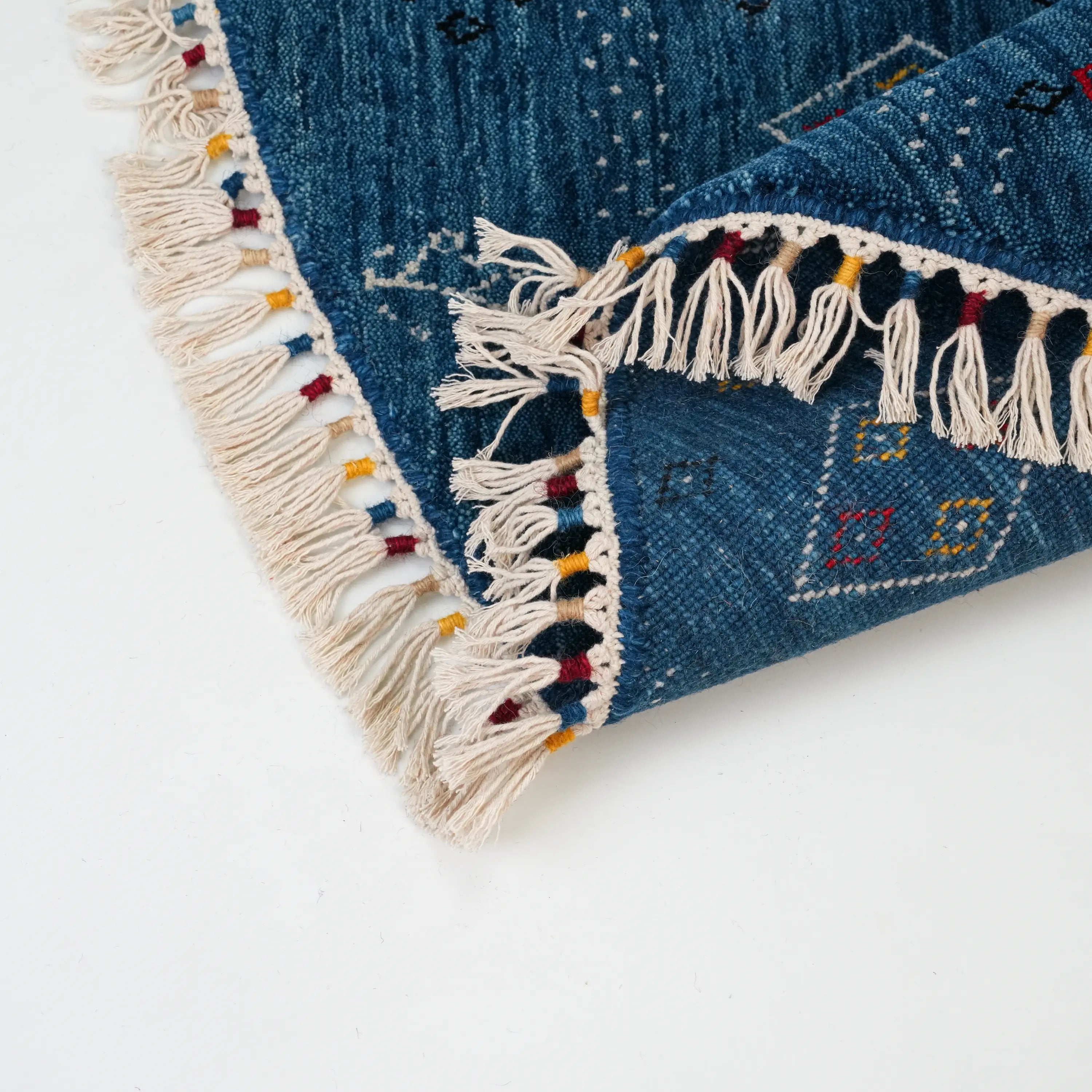 Urkum Serisi Otantik Desenli Mavi Yün Tezgah Dokuma Yuvarlak Halı