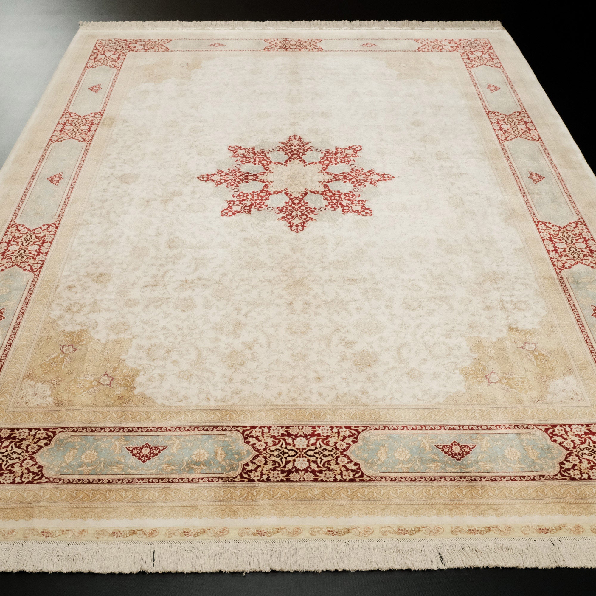 Uşak Patterned Hand Woven Cream Silk Carpet