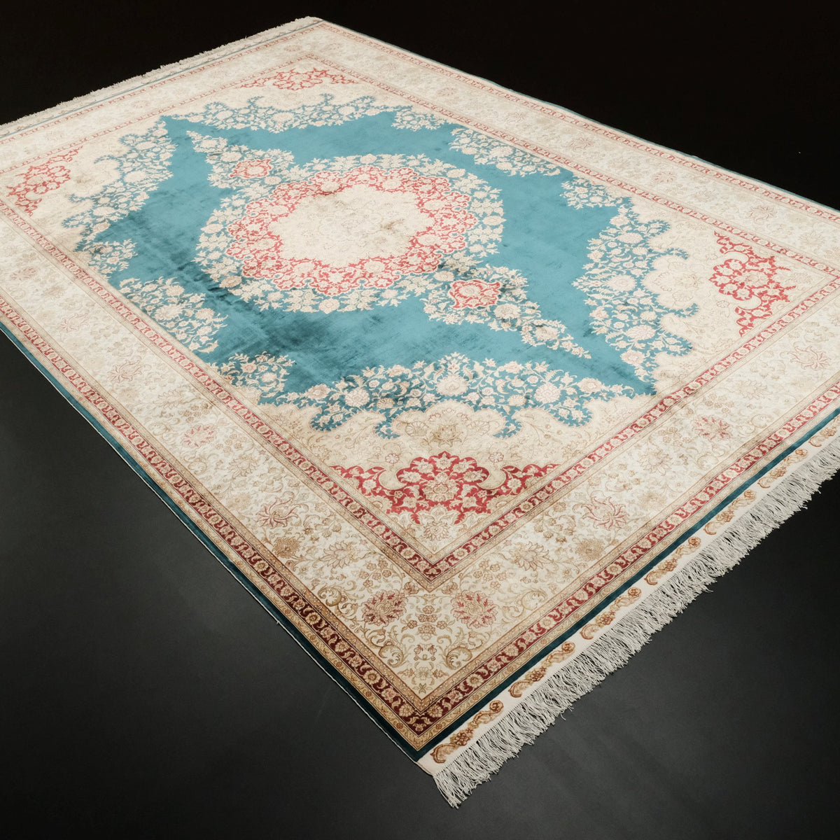 Uşak Madalyon Desenli Klasik Mavi El Dokuma İpek Klasik Halı, 200x300 cm — Halıcızade