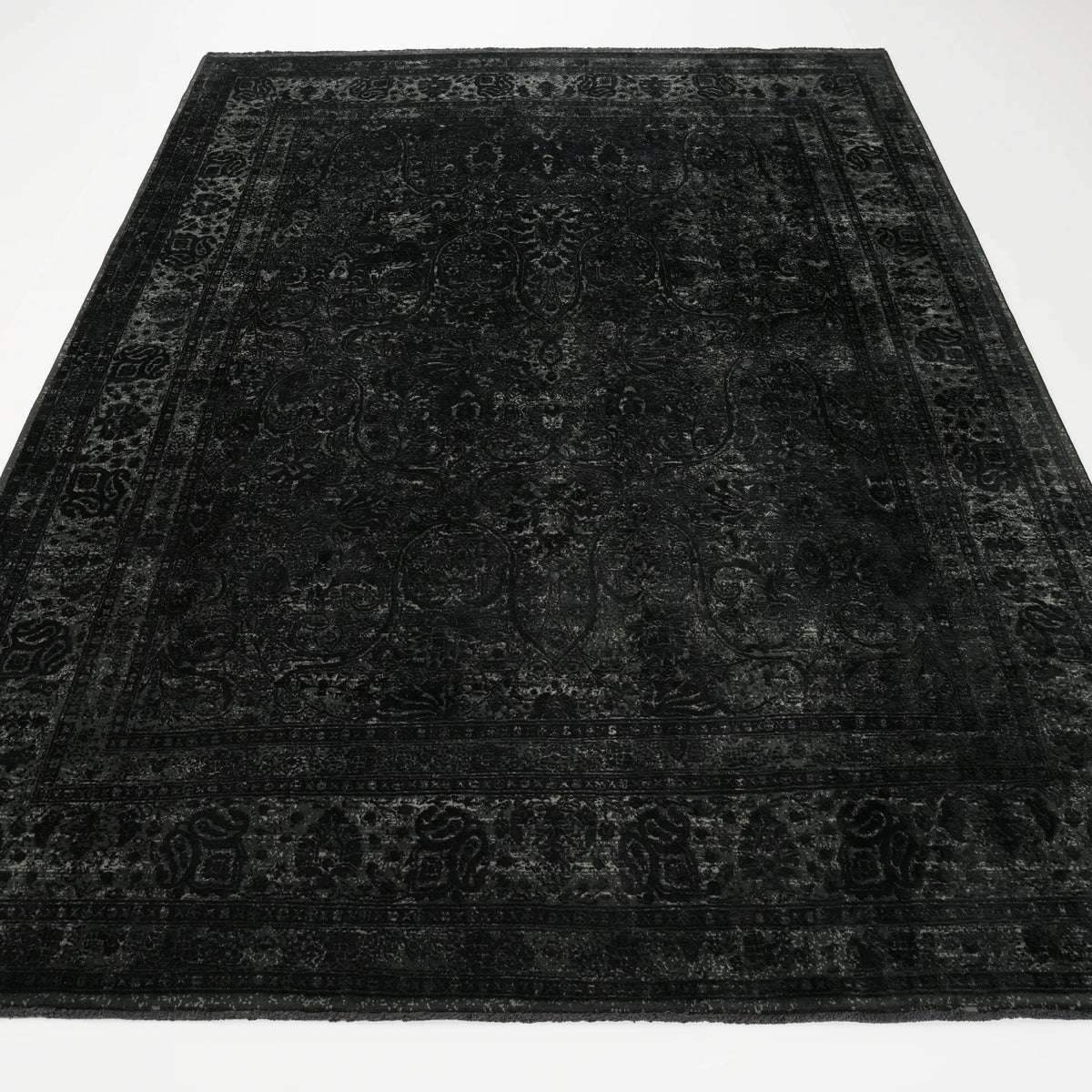 Vintage Desenli Siyah Viskon Halı — makine dokuma