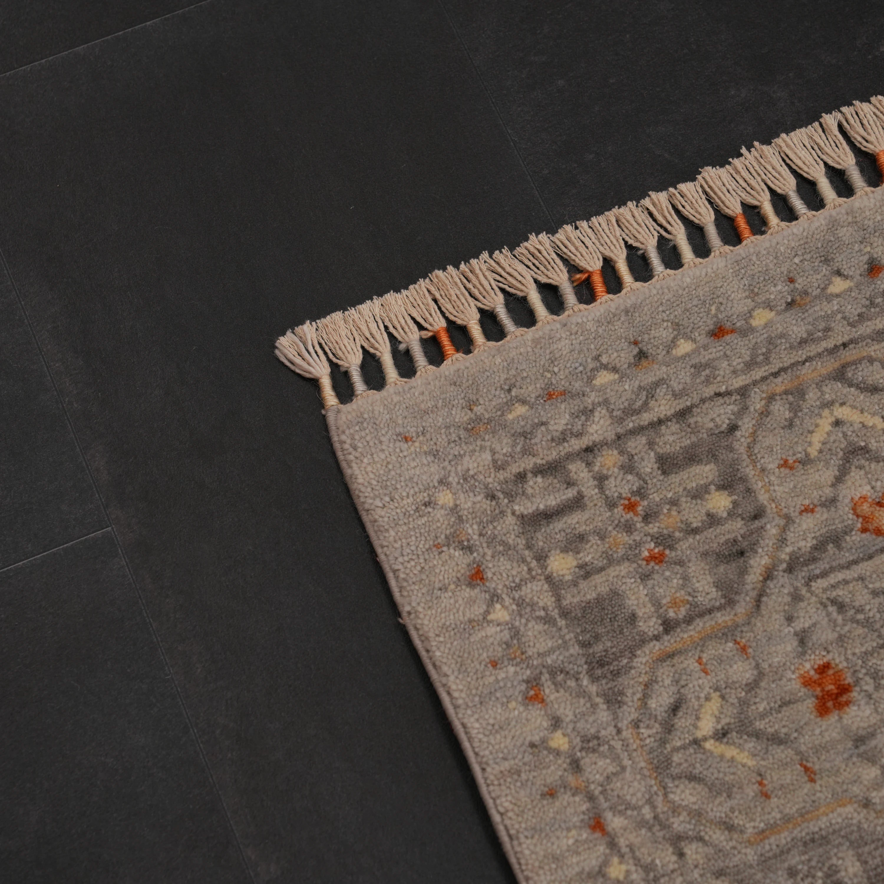 Zade Serisi Afgan Desenli Gri Tezgah Dokuma Doğal Halı