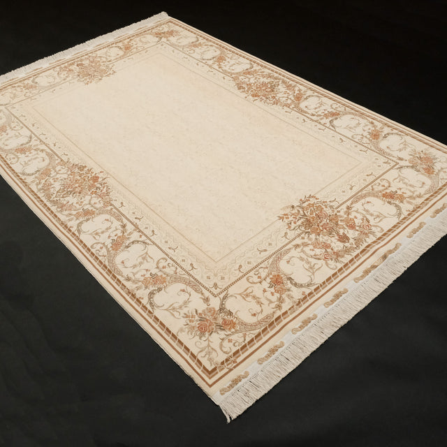 Nahar serisi çiçek desenli el dokuma ipekli halı, krem, 162x240 cm — Halıcızade