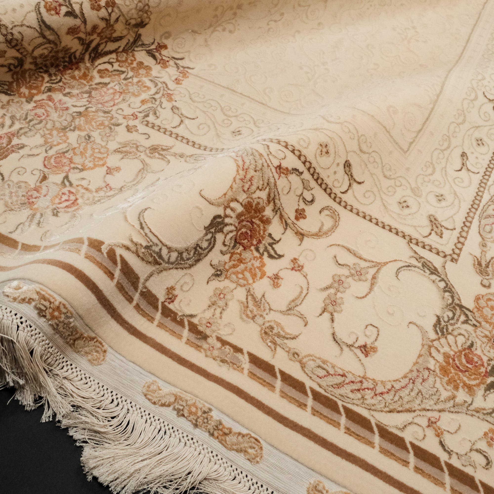 Zâde Series Floral Patterned Hand-Woven Cream Silk Carpet