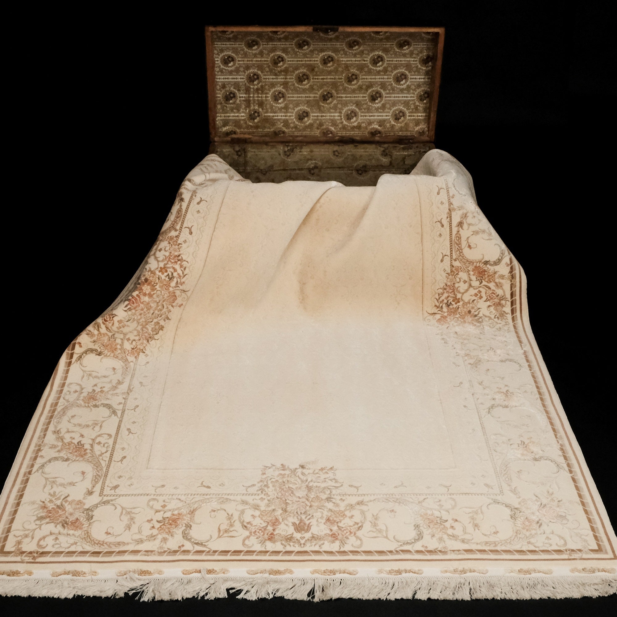 Zâde Series Floral Patterned Hand-Woven Cream Silk Carpet