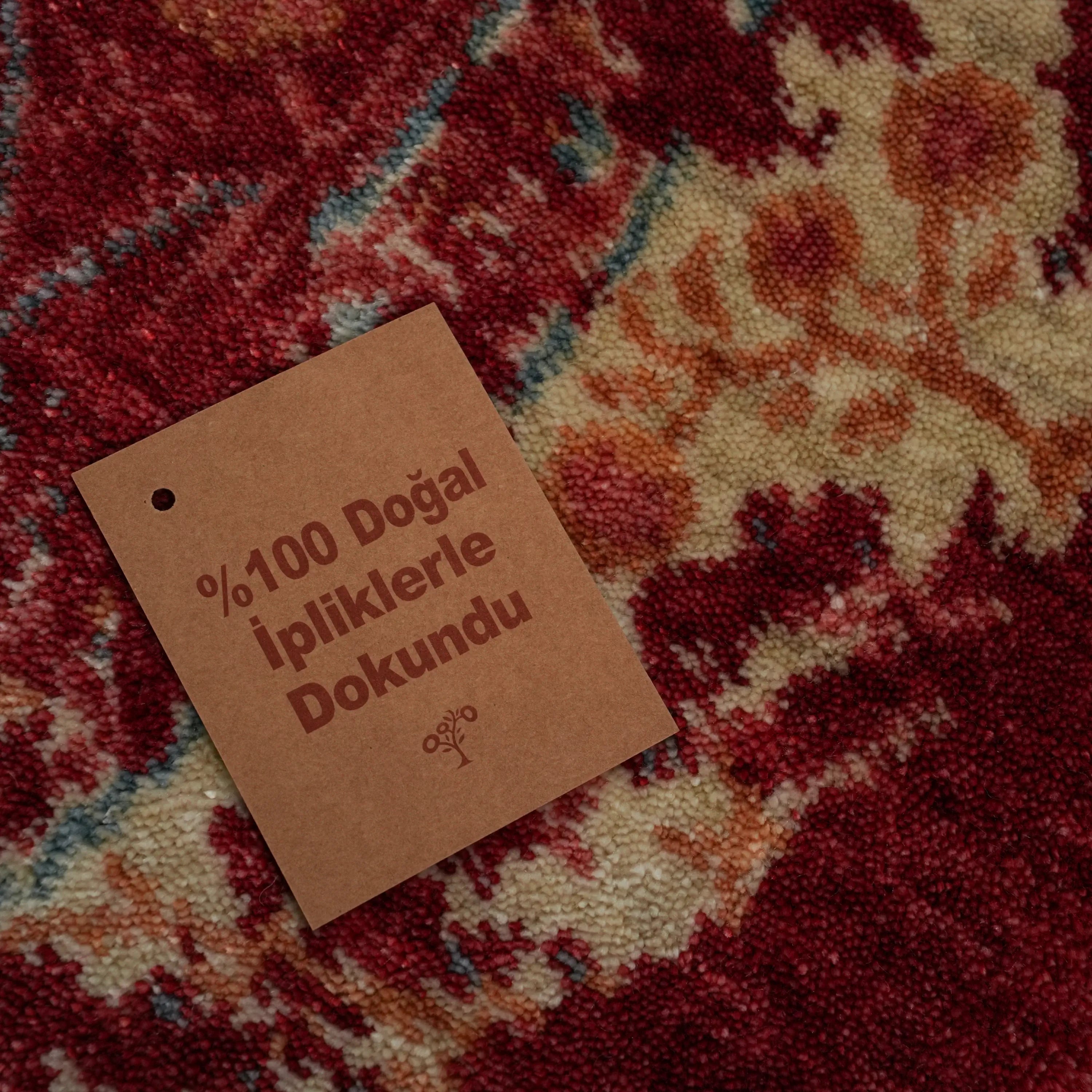 Zade Serisi Çiçek Desenli Kırmızı Tezgah Dokuma Doğal Yuvarlak Halı