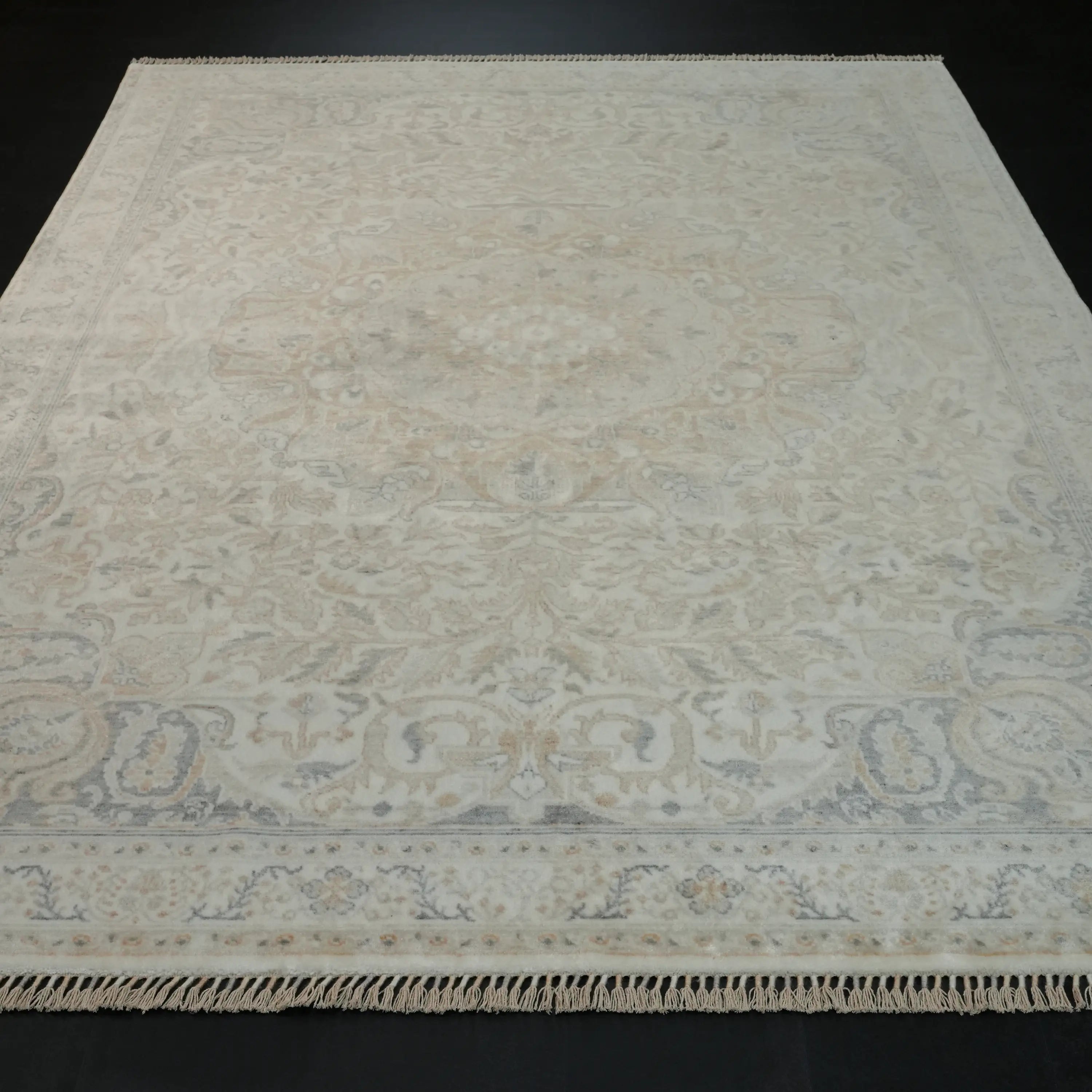 Zade Serisi Madalyon Desenli Krem Tencel Tezgah Dokuma Halı