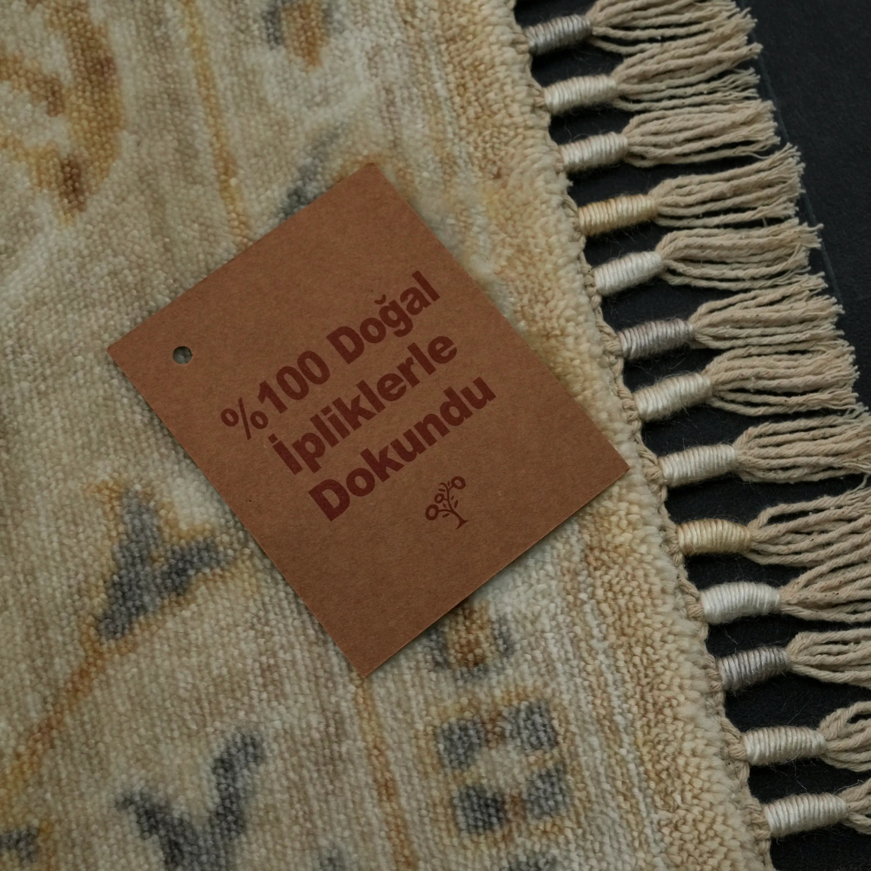 Zade Serisi Memlük Desenli Krem Tencel Tezgah Dokuma Halı