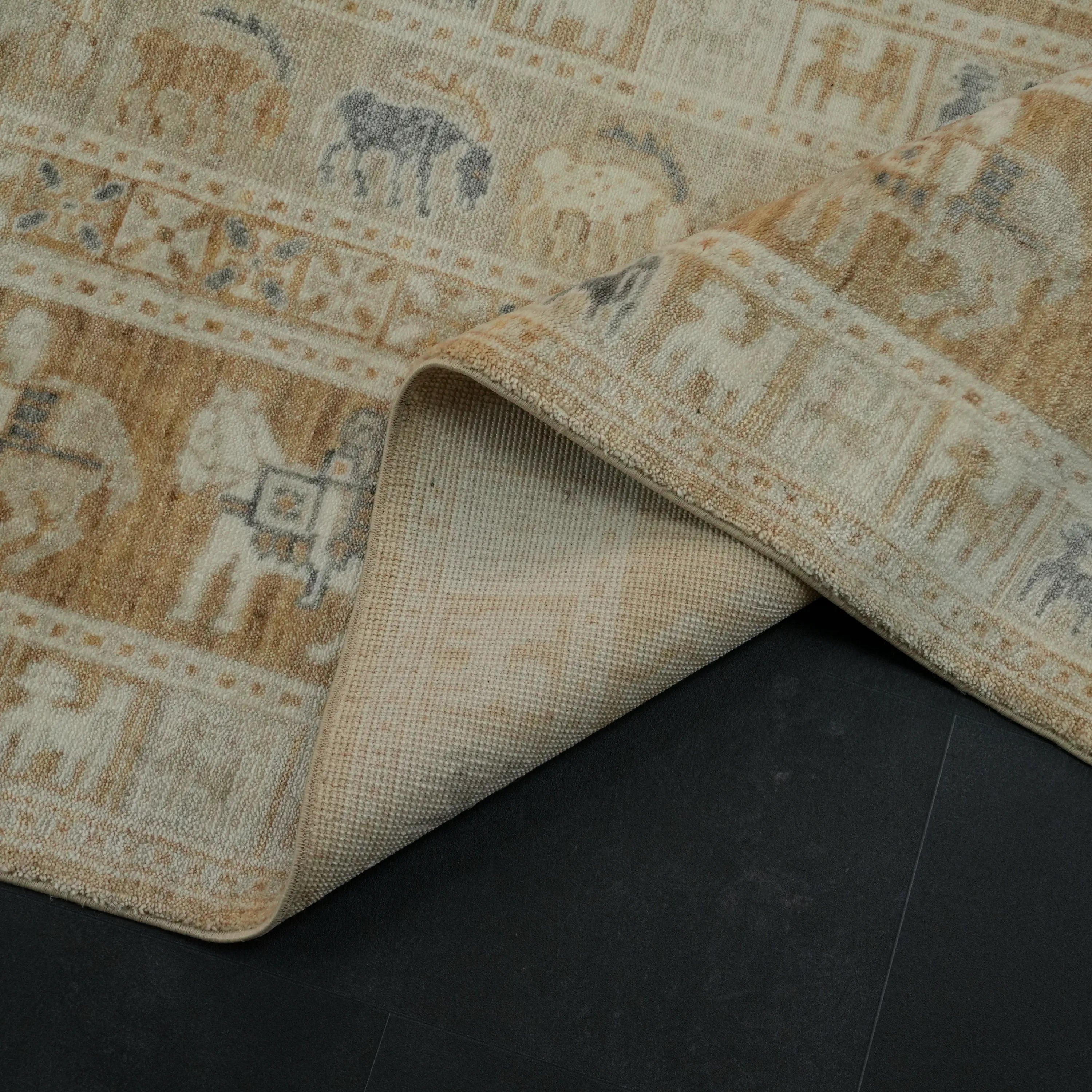 Zade Serisi Pazırık Desenli Krem Tencel Tezgah Dokuma Halı