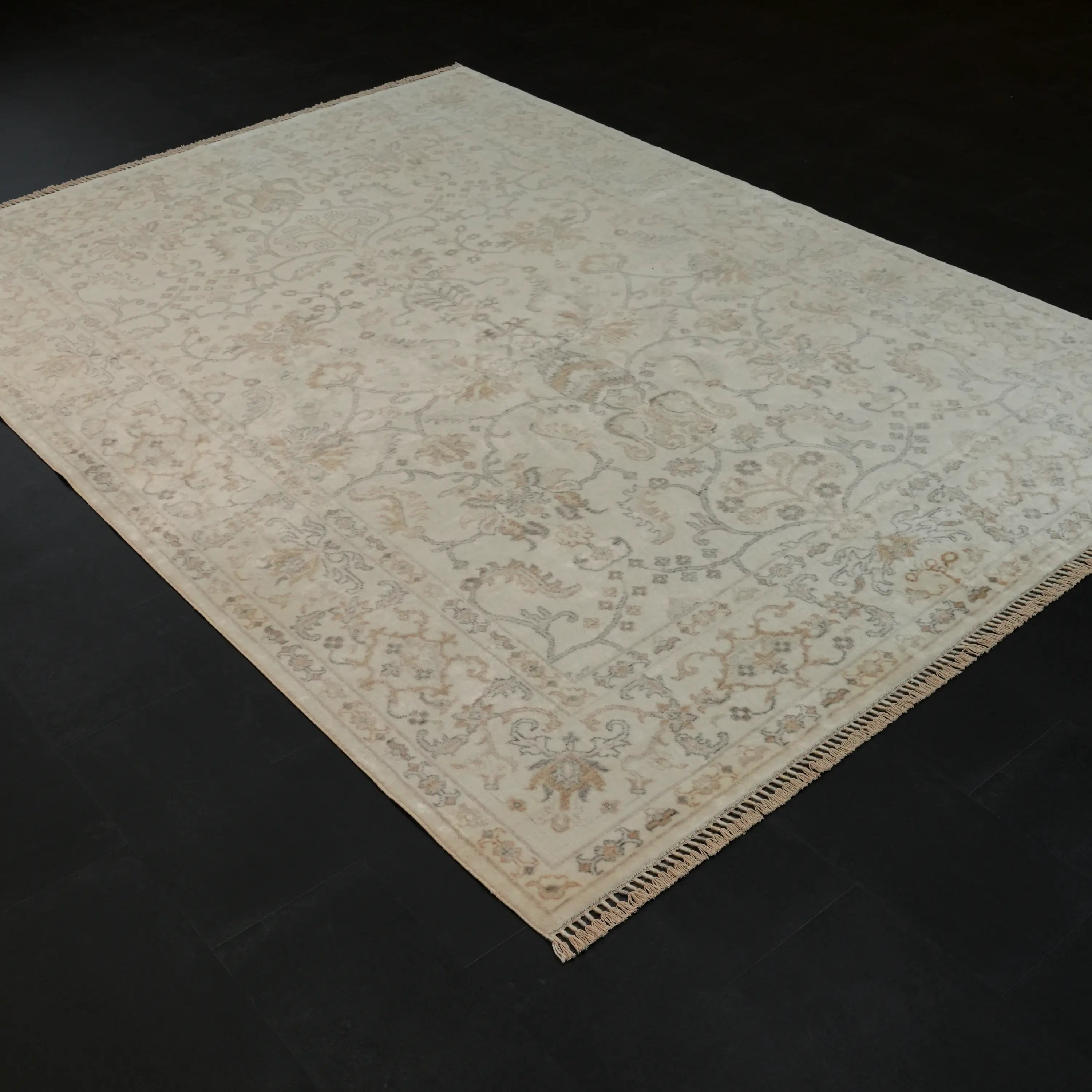 Zade Serisi Uşak Desenli Krem Tencel Tezgah Dokuma Halı