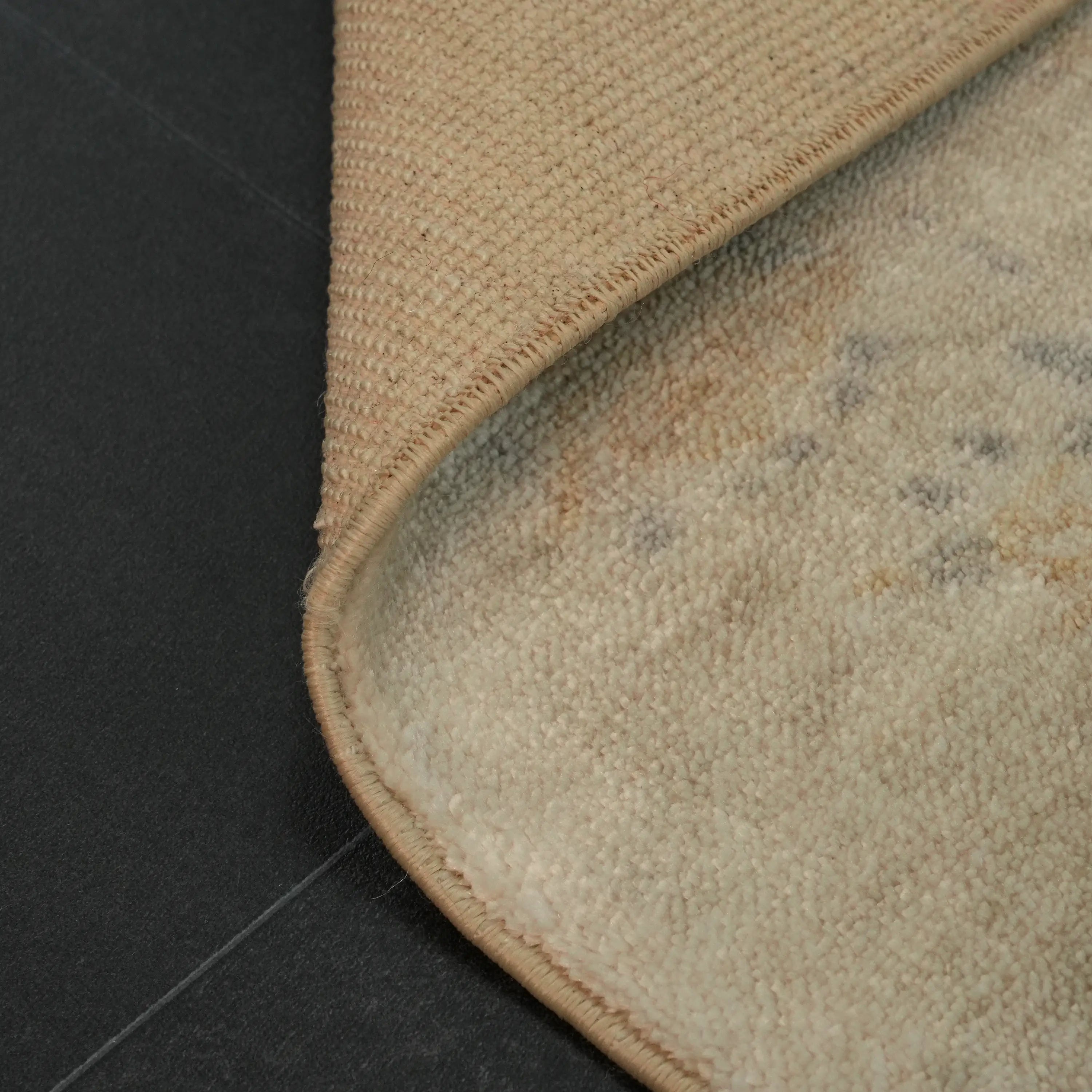 Zade Serisi Vintage Desenli Krem Tencel Tezgah Dokuma Halı