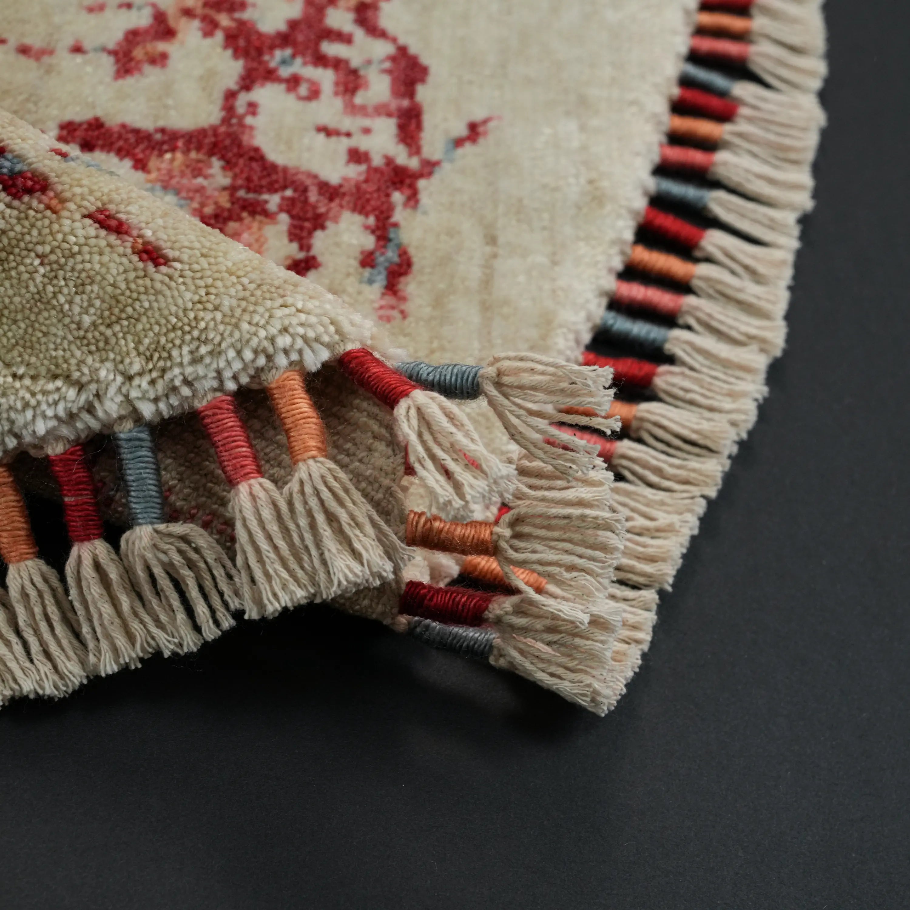 Zade Serisi Vintage Desenli Krem Tezgah Dokuma Doğal Yuvarlak Halı