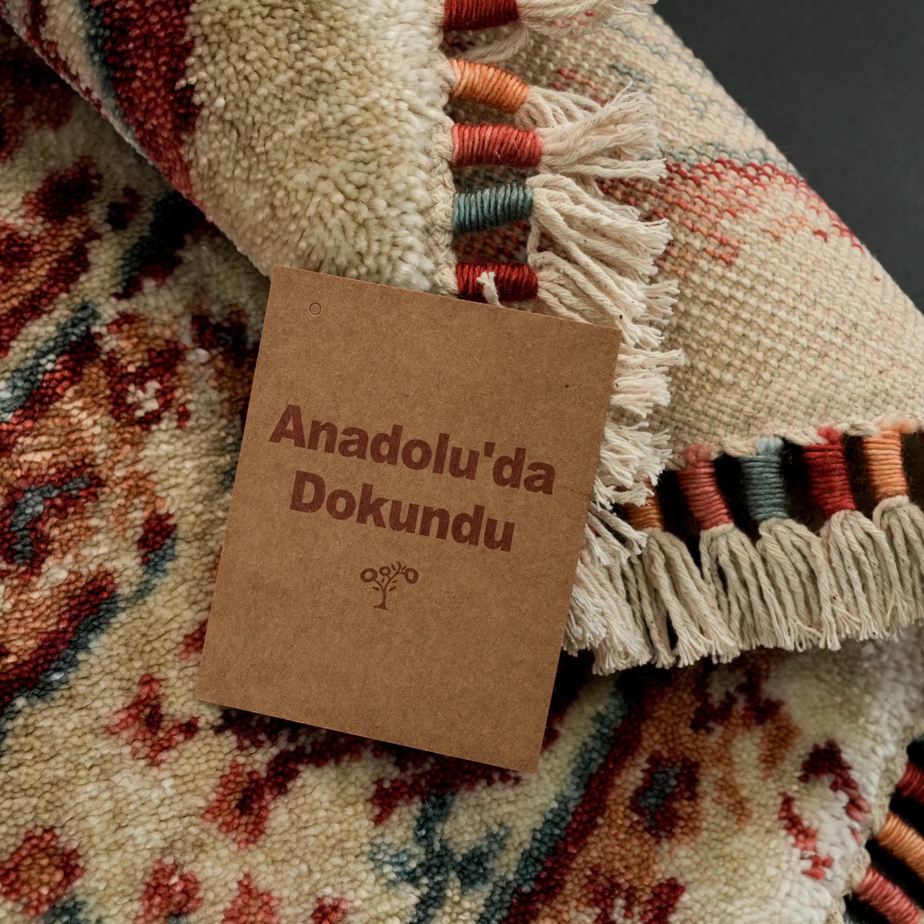 Zade Series Vintage Patterned Round Red Loom Woven Rug