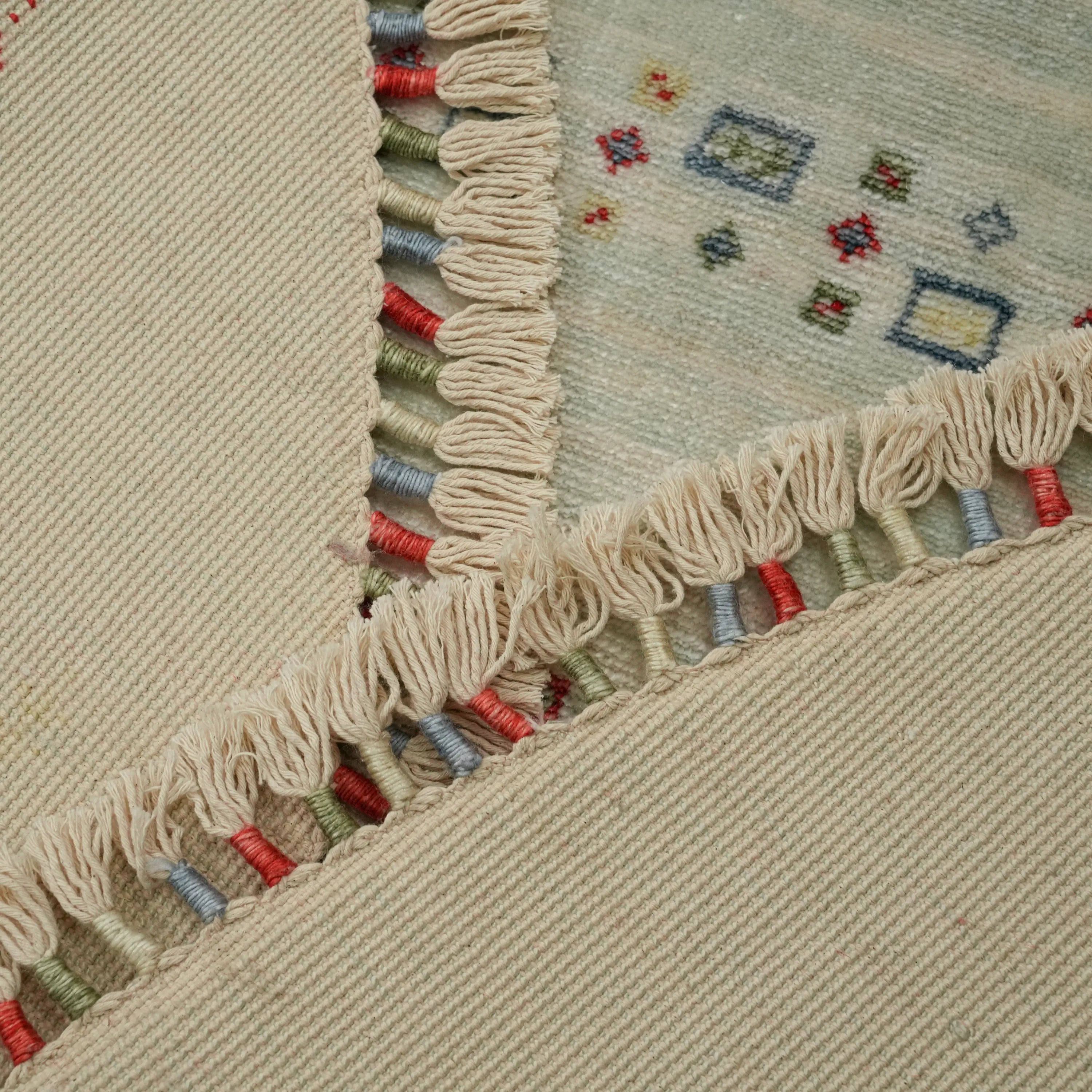 Zara Series Authentic Patterned Round Loom-Woven Rug