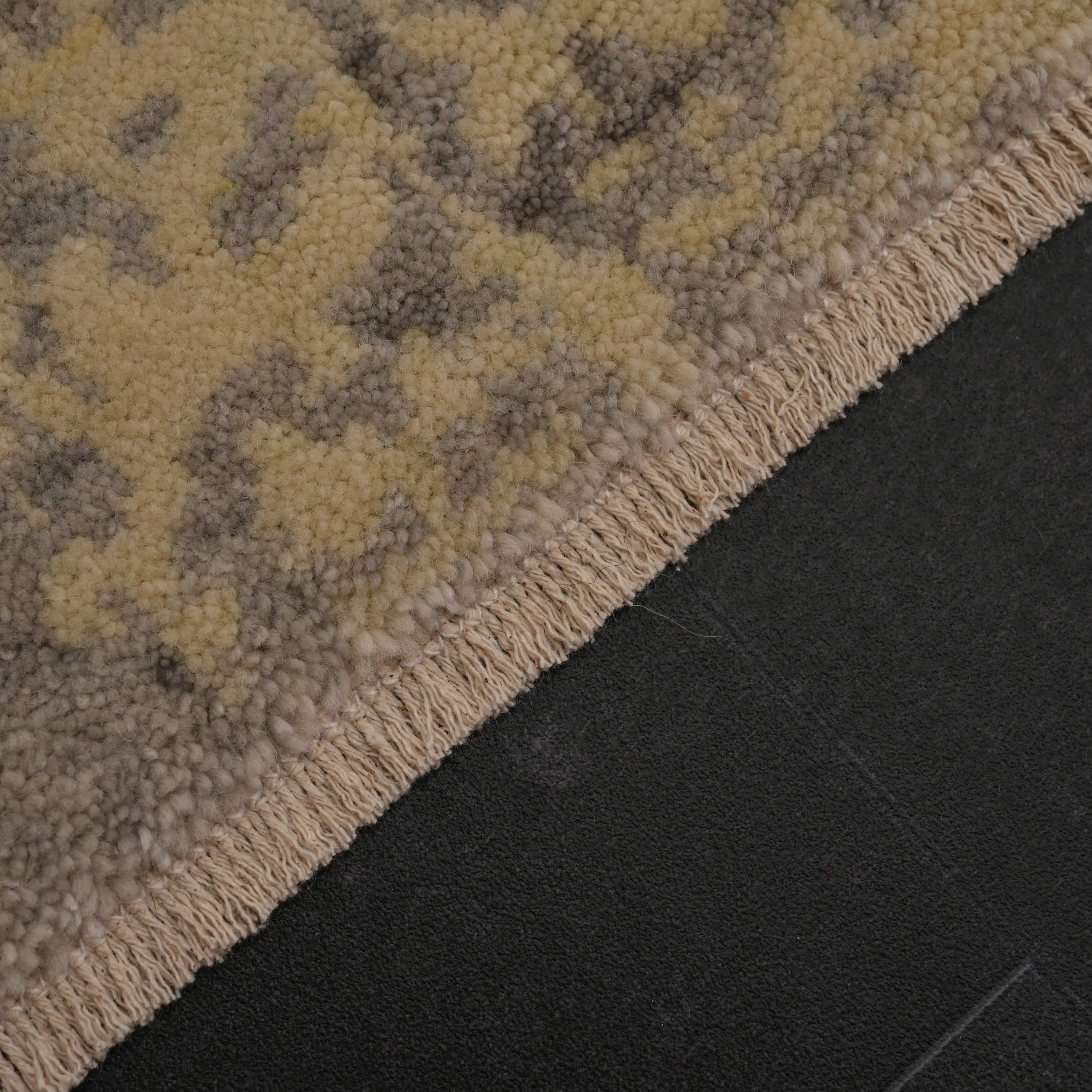 Zima Serisi Geometrik Desenli Gri Tezgah Dokuma Doğal Halı