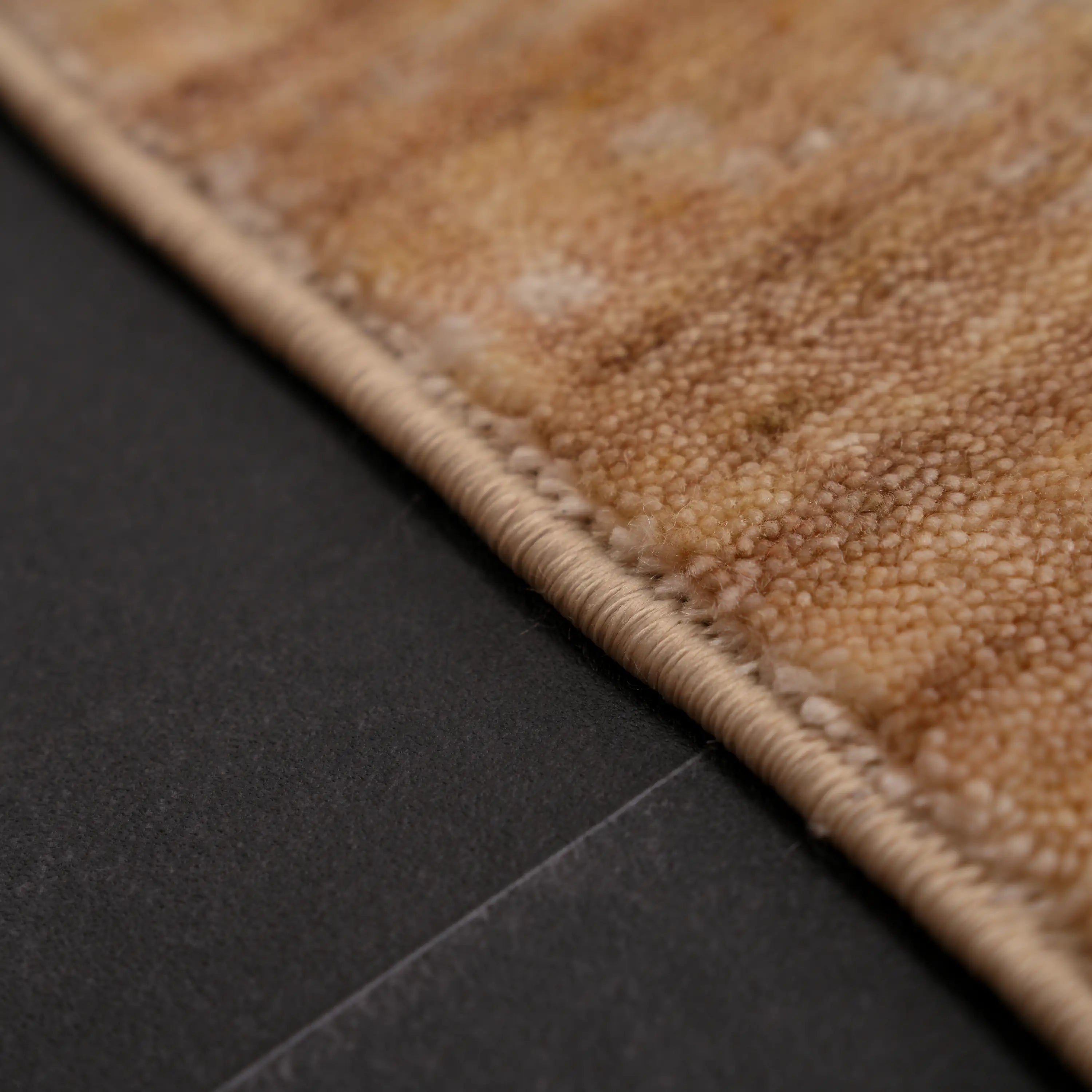 Zima Serisi Soyut Desenli Doğal Krem Tezgah Dokuma Halı