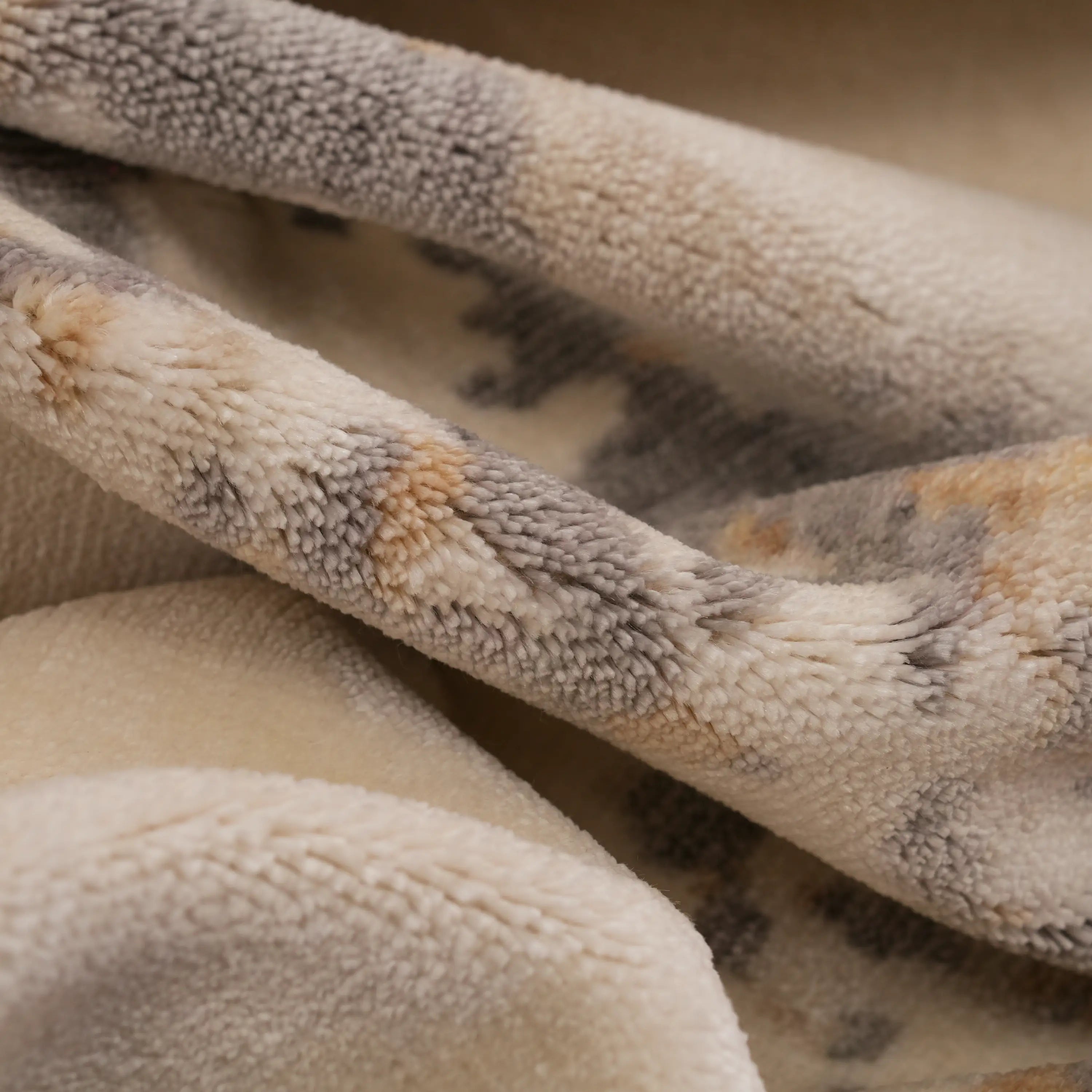 Zima Serisi Soyut Desenli Krem Doğal Tezgah Dokuma Halı