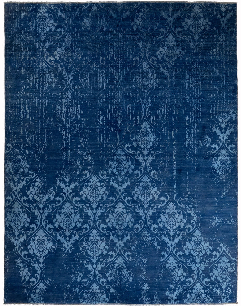 Bembeyaz bir mekanın ortasına serdiğinizi hayal edin.