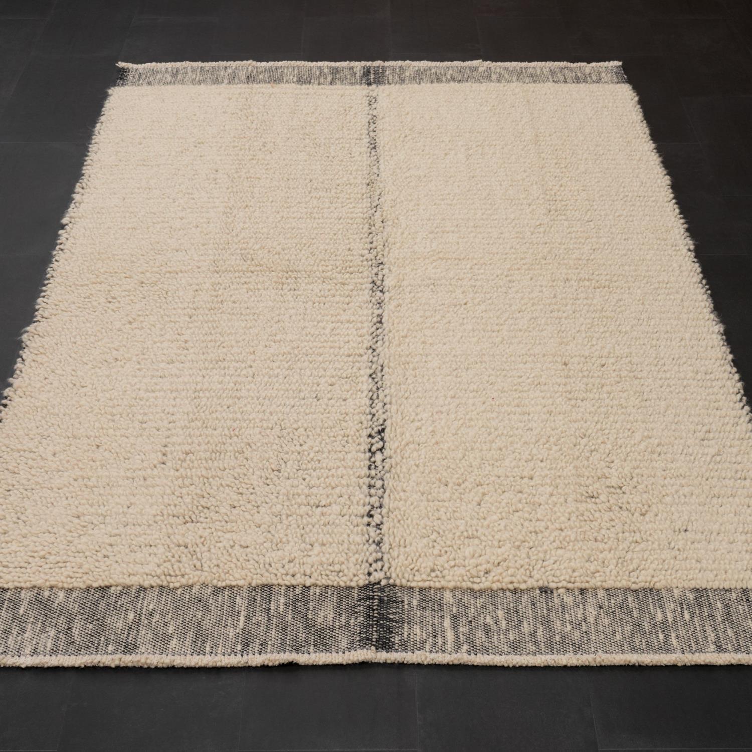 Bohem Serisi Sade Desenli Krem Yün Tezgah Dokuma Kilim