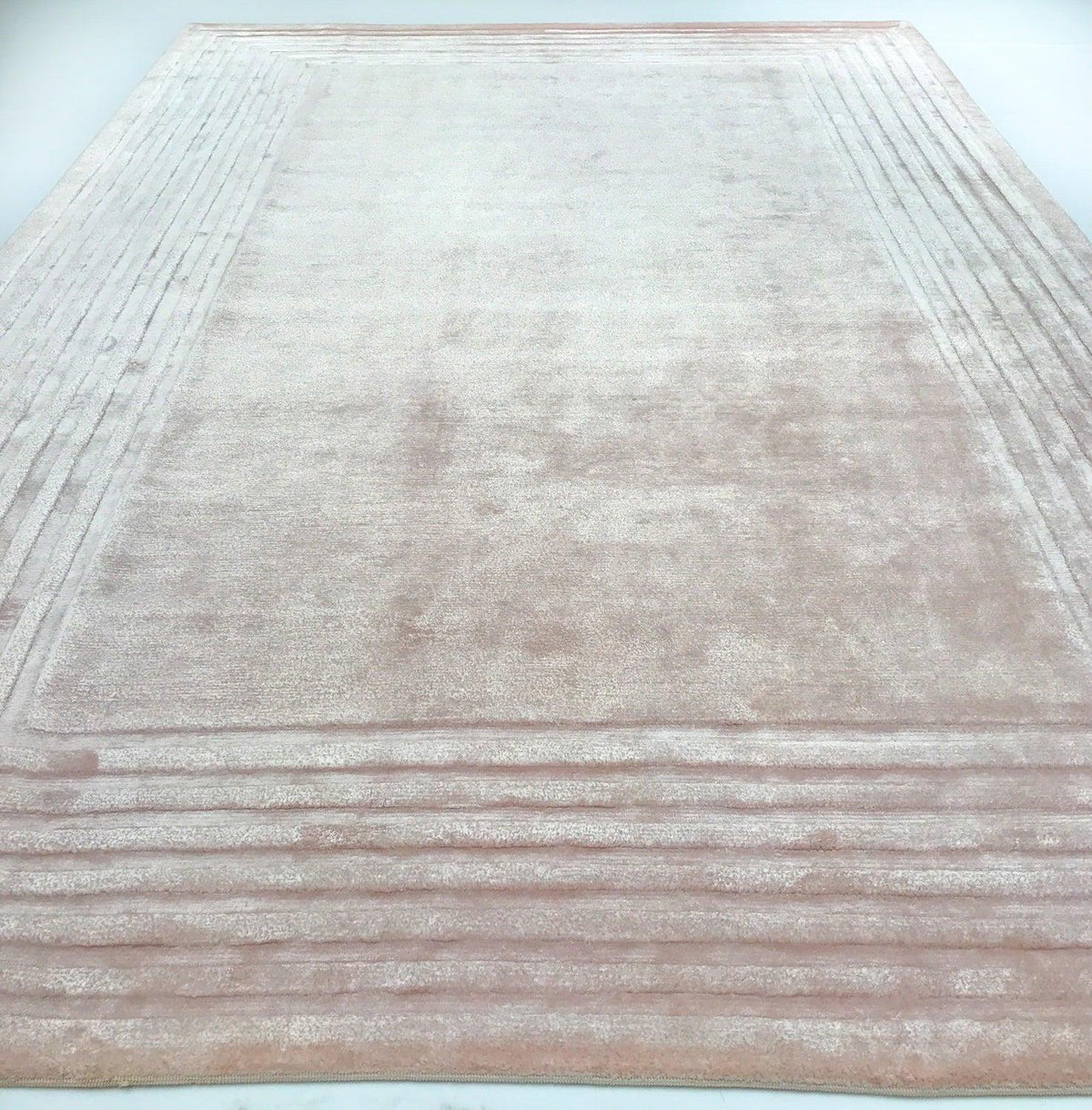 Çerçeve Desenli El Dokuma Halı — 200x300 cm