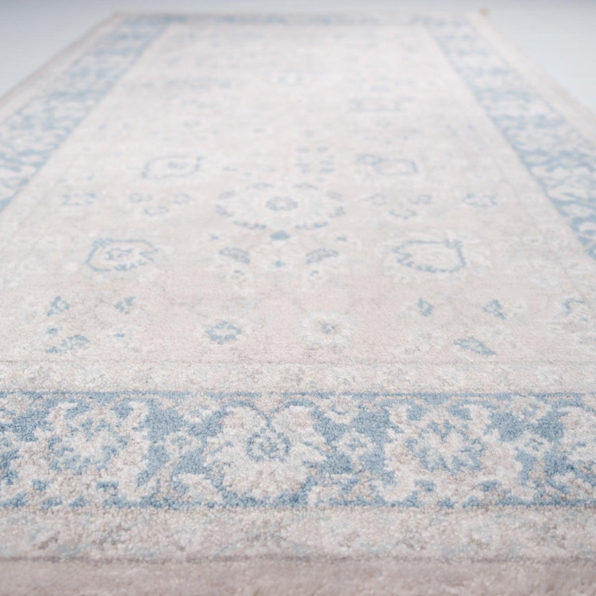 Frame Patterned Machine Woven Carpet