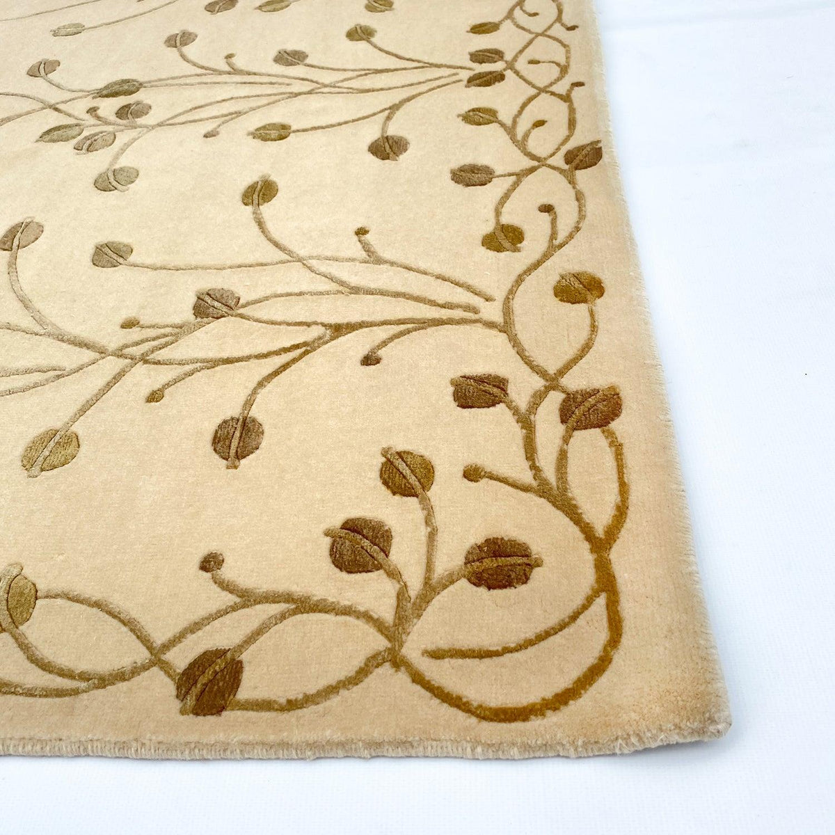 Hand Woven Carpet with Floral Pattern