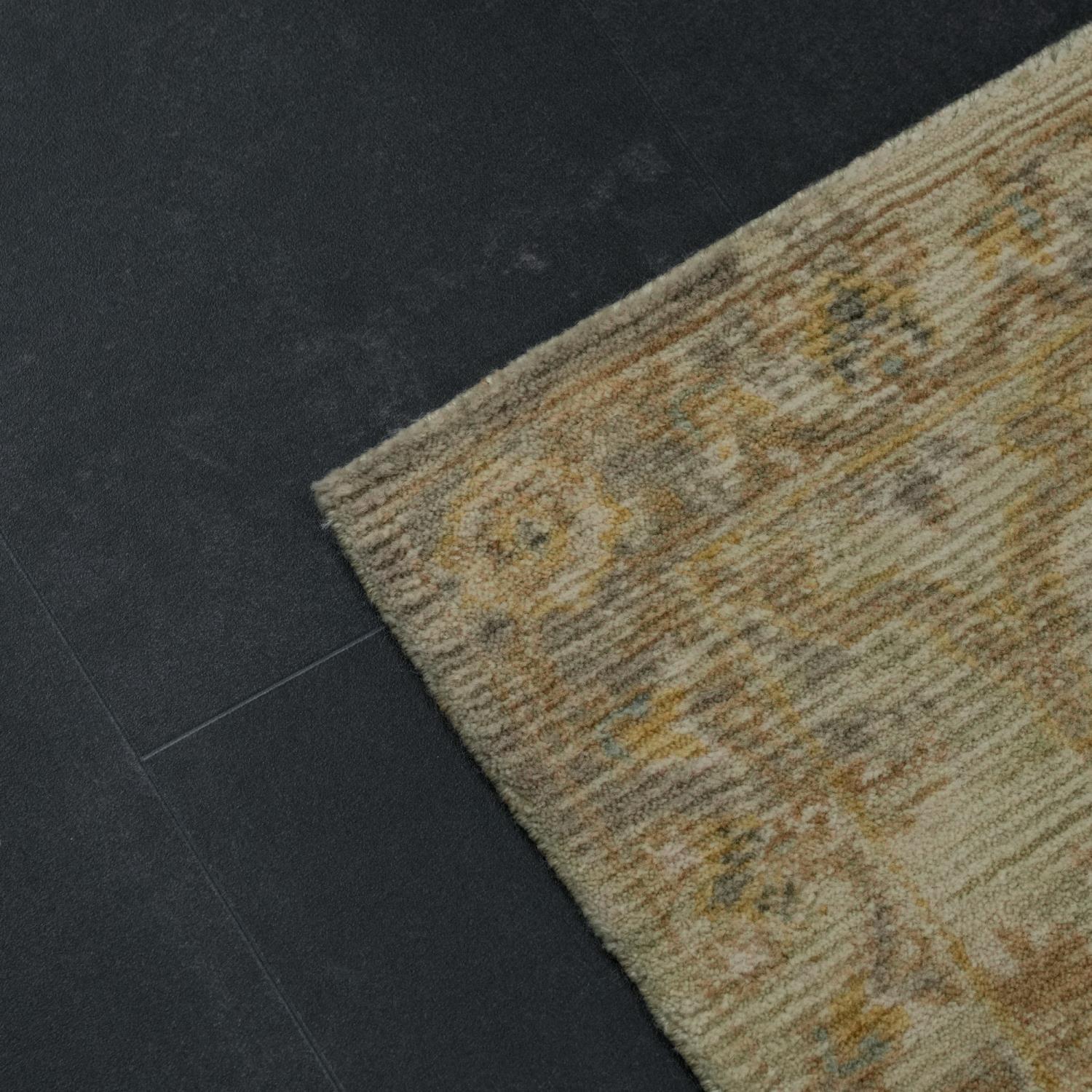 Çiçek Desenli Yün Krem Tezgah Dokuma Halı