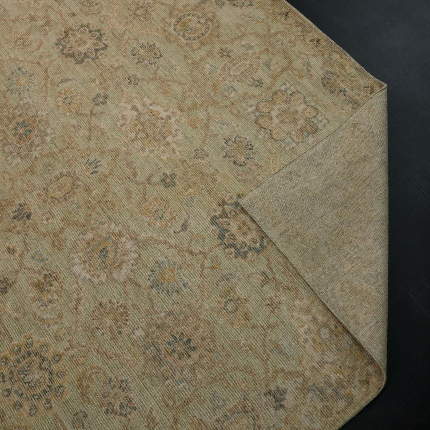 Çiçek Desenli Yün Krem Tezgah Dokuma Halı