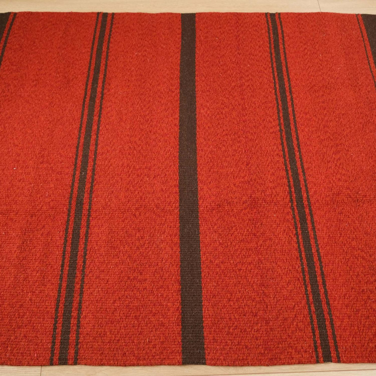 Çizgi Desenli Makine Dokuma Kilim