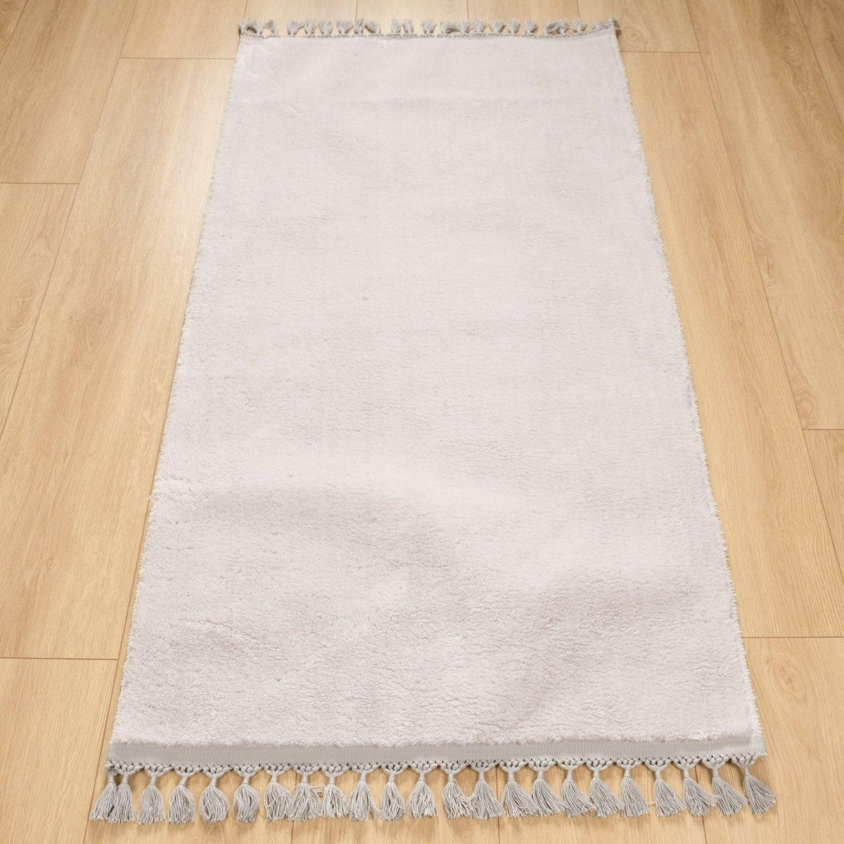 Sade Desenli Makine Dokuma Halı — 80x150, 120x180 cm