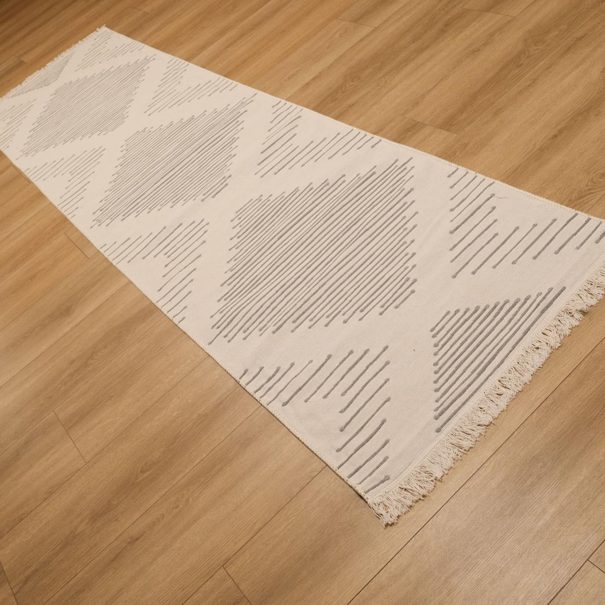 Kehribar Serisi Makine Dokuma Geometrik Desenli Gri Pamuk Kilim — antre halısı