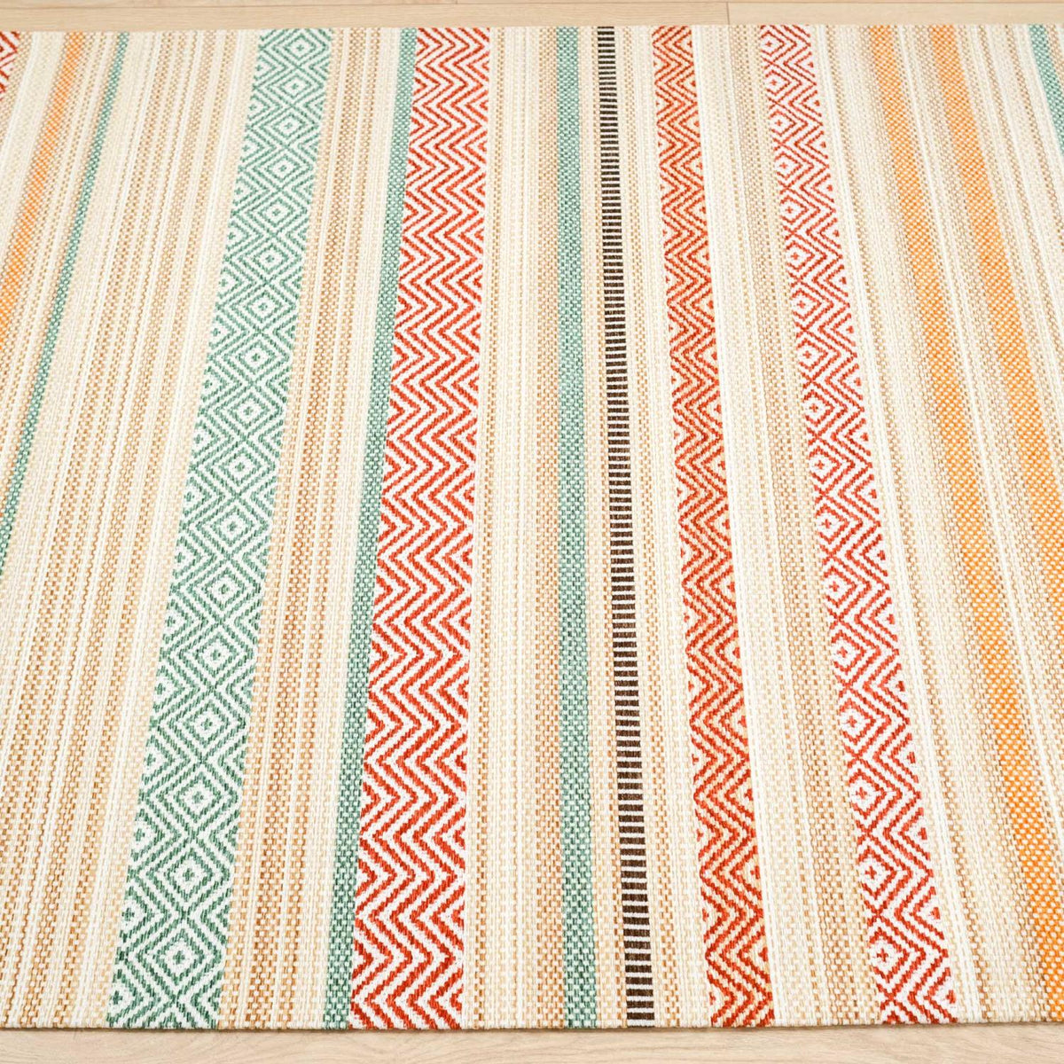 Eco Carpet Aztec Line Patterned Machine Woven Rug