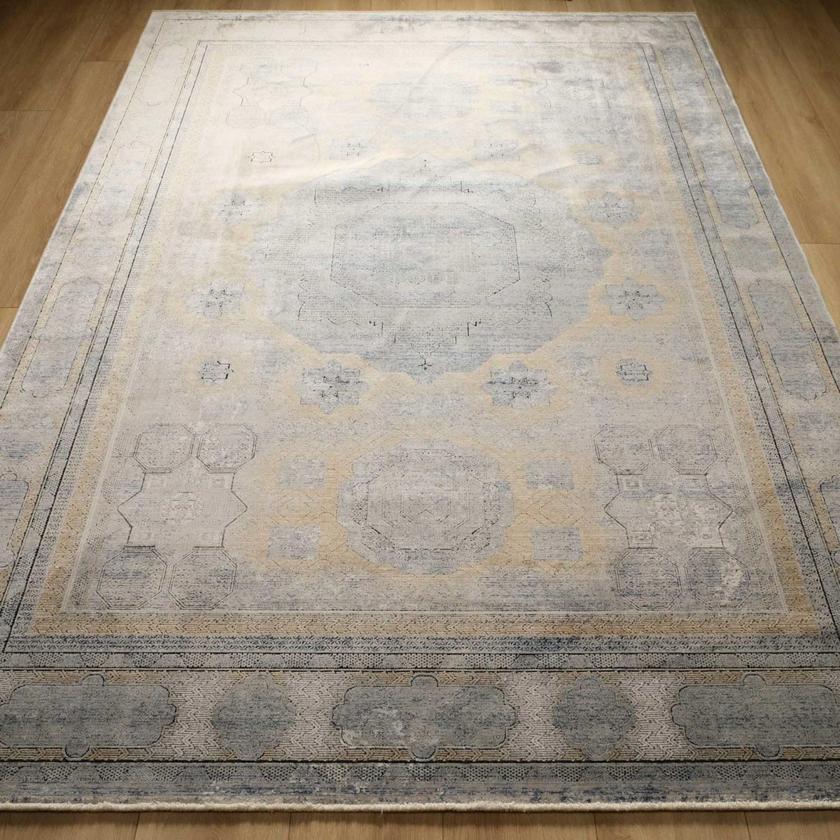 Mahal Series Anatolian Patterned Machine Woven Carpet