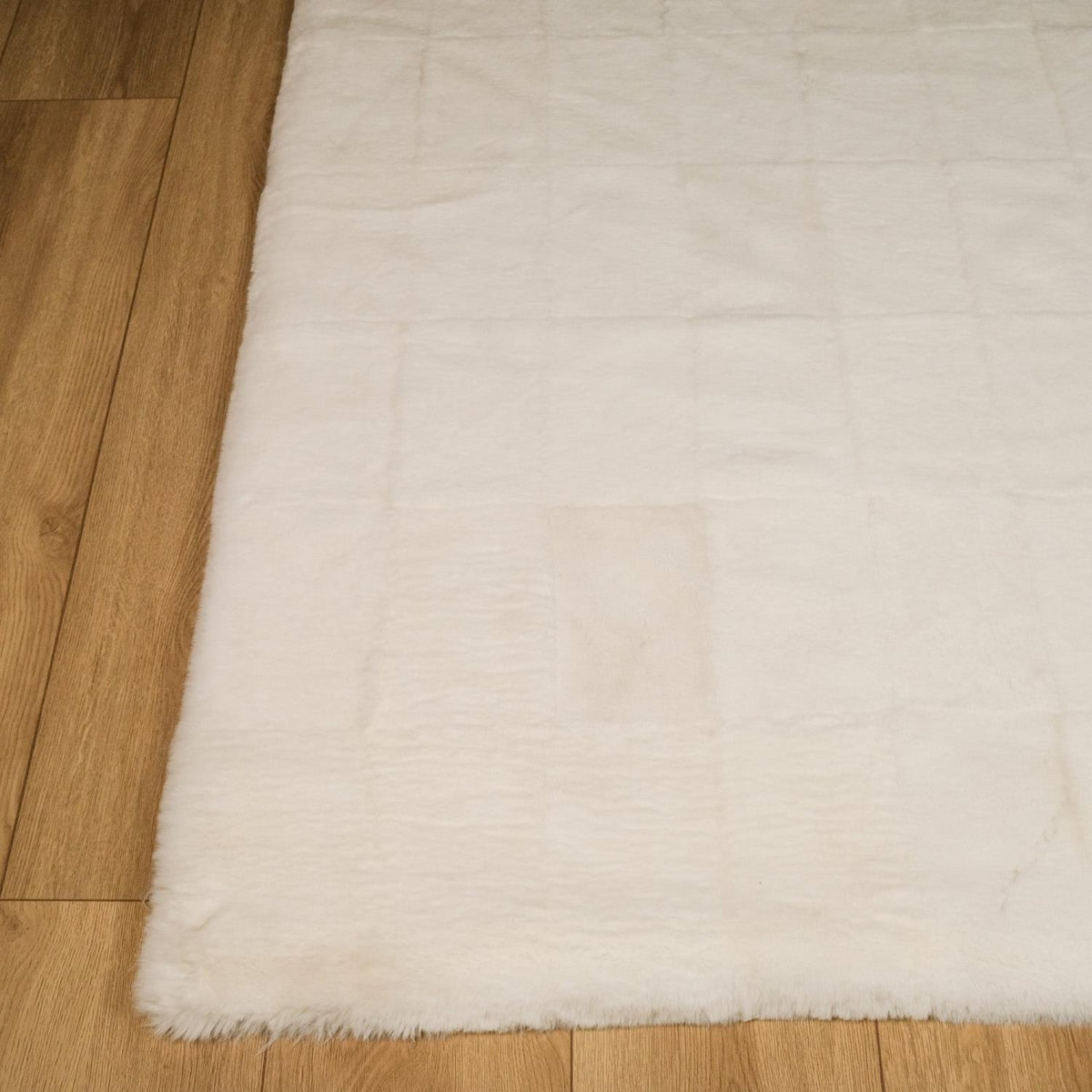 Eco Carpet Mollis Post Plain Patterned Machine Woven Carpet