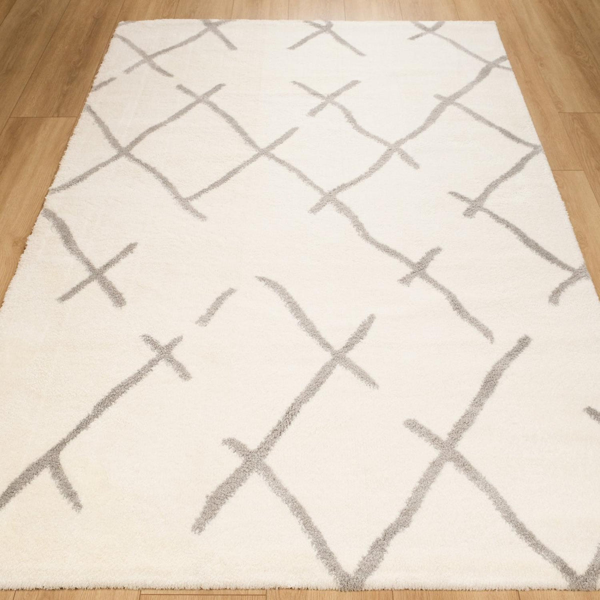 Eco Carpet Riga Geometric Patterned Machine Woven Carpet