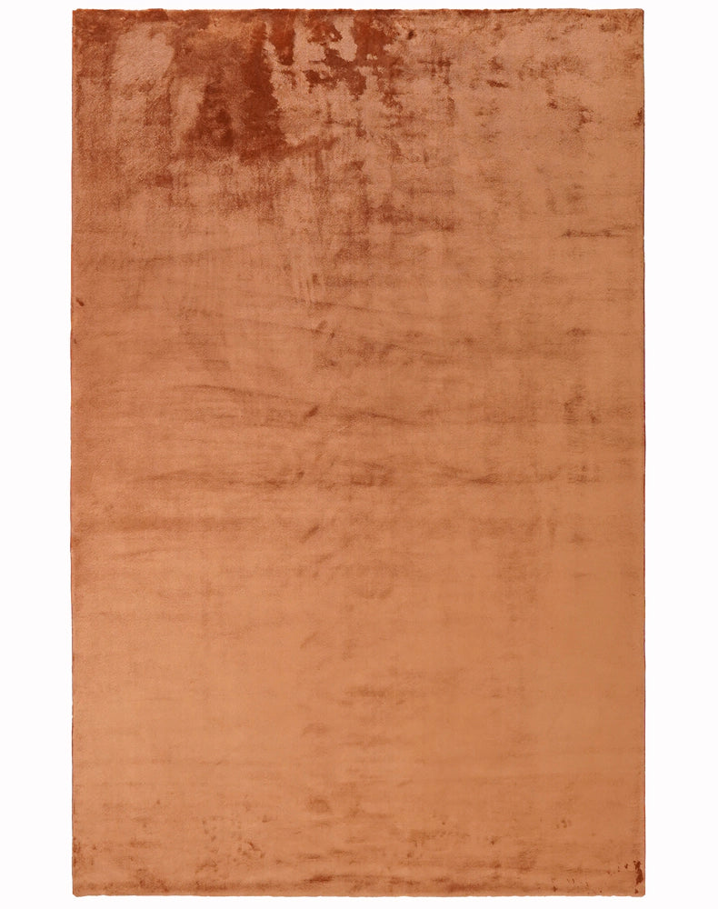 Kadife ışığı, düz zemin: Velvet Serisi tek renkli yüzeyin yumuşak ve parlak hissi.