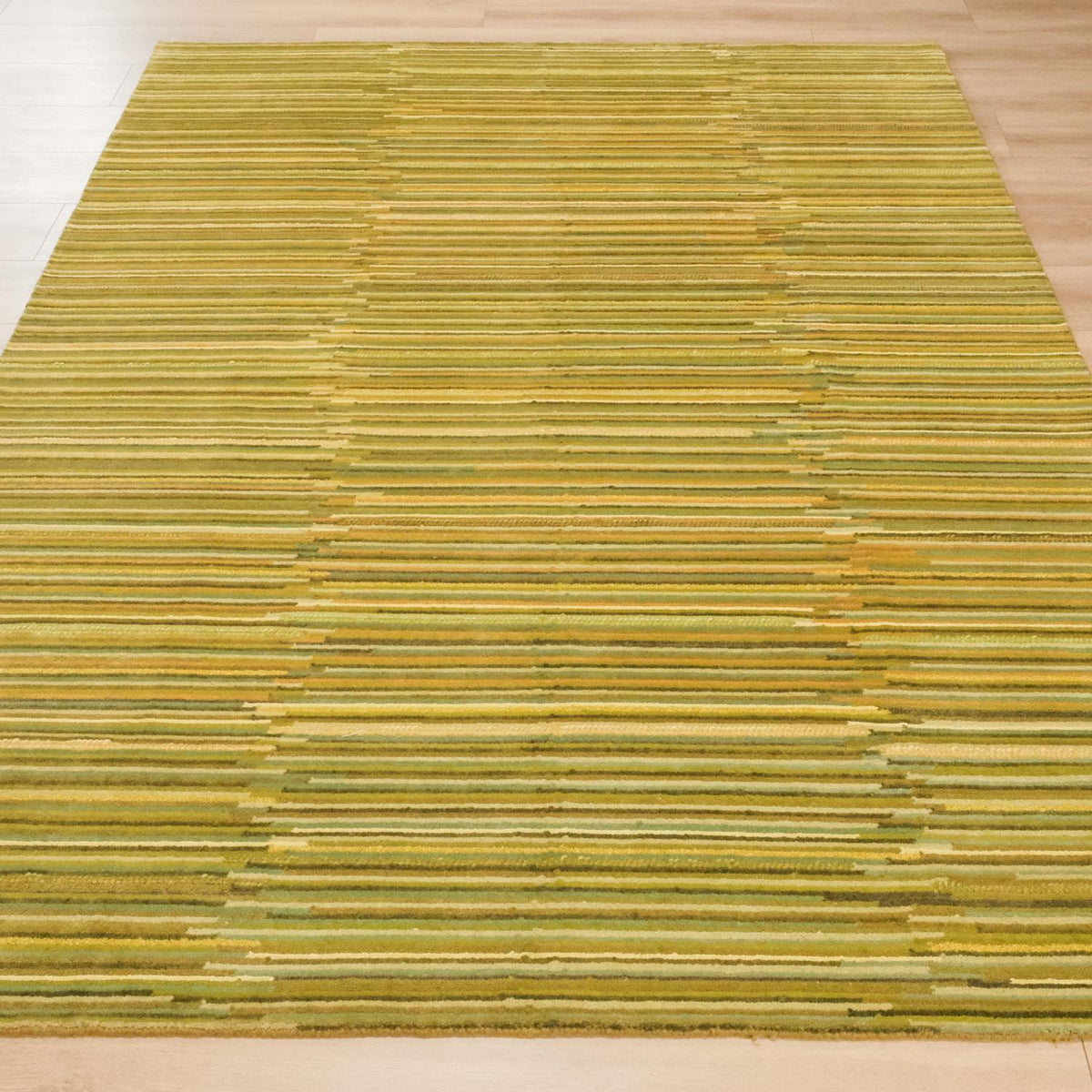 Tezgah Dokuma Çizgi Desenli Yeşil Yün Halı — 200x300 cm