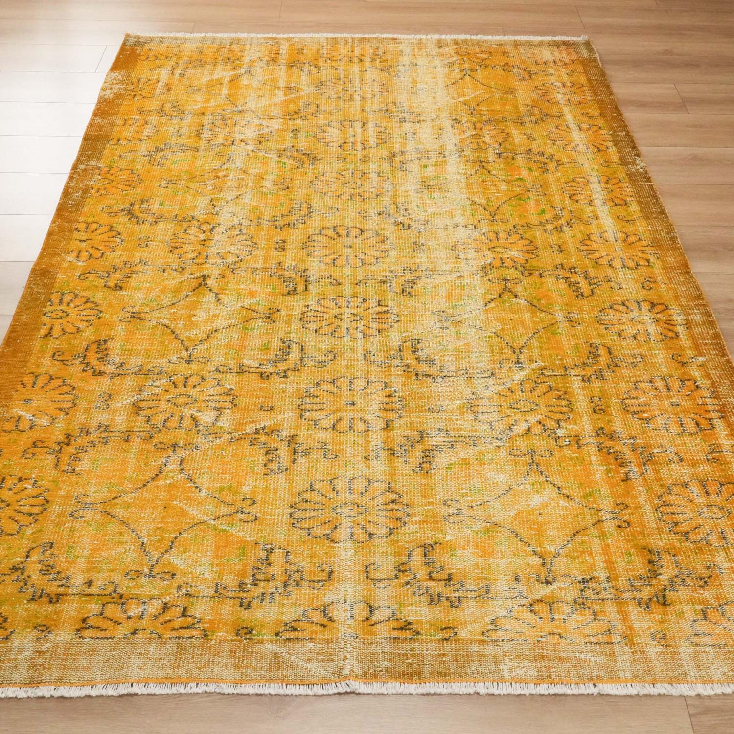 El Dokuma Sarı Vintage Desenli Halı — 193x288 cm