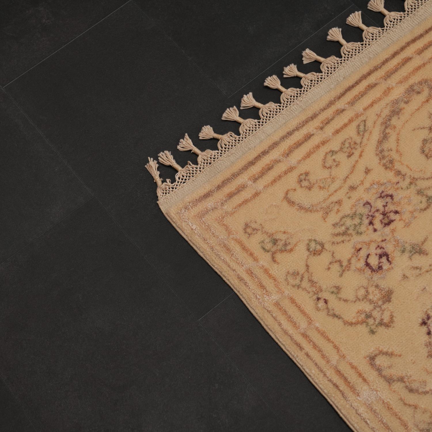 Emirgân Serisi El Dokuma Uşak Desenli Krem Halı