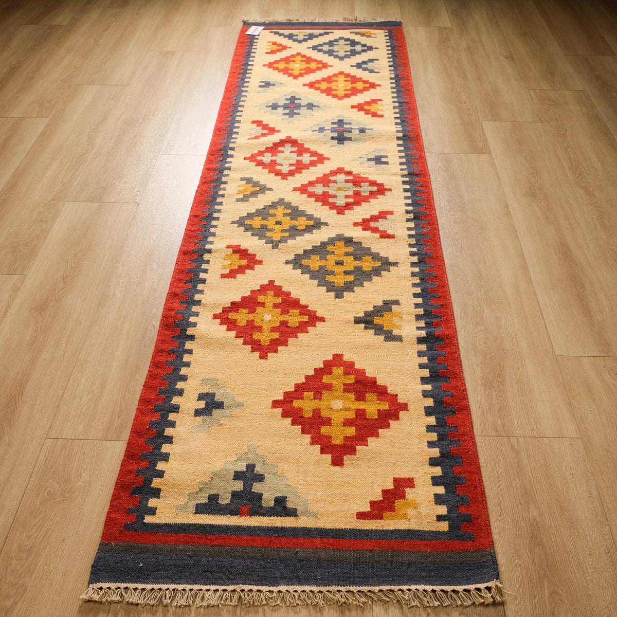 Geometrik Desenli El Dokuma Kilim — etnik desenli