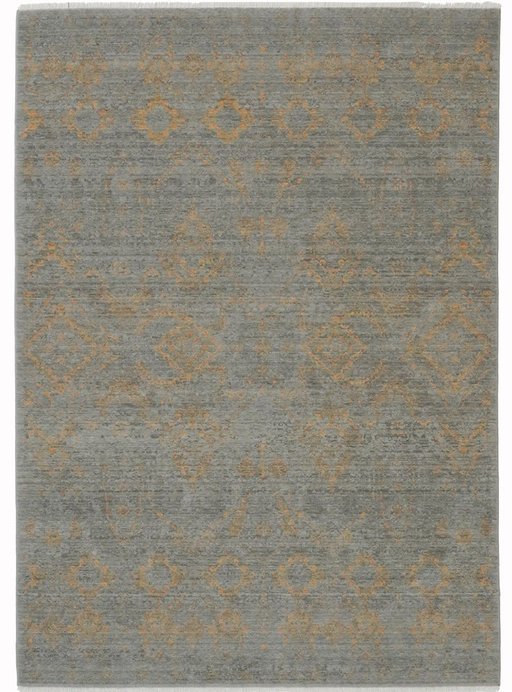 Gold ve grinin birleşimiyle ortaya çıkan yumuşak motifler.