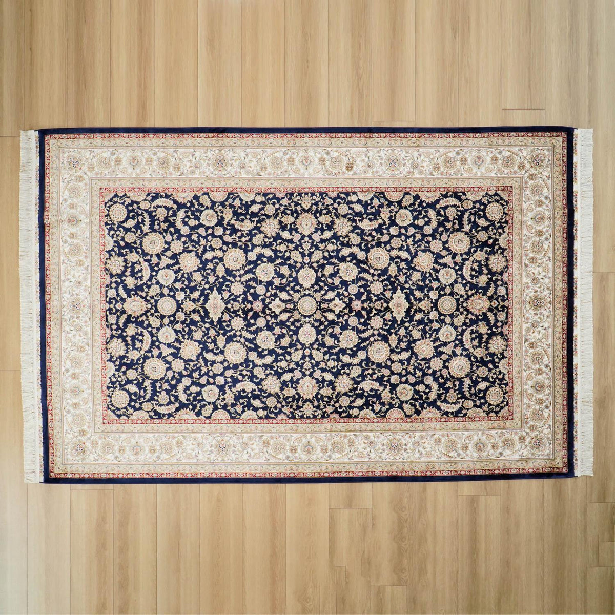 Isfahan Series Machine Woven Uşak Patterned Navy Blue Carpet
