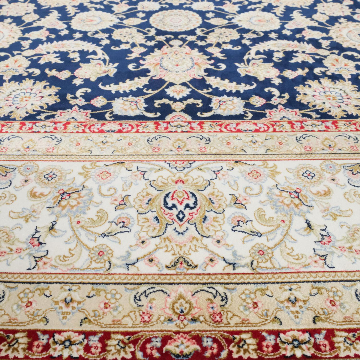 Isfahan Series Machine Woven Uşak Patterned Navy Blue Carpet
