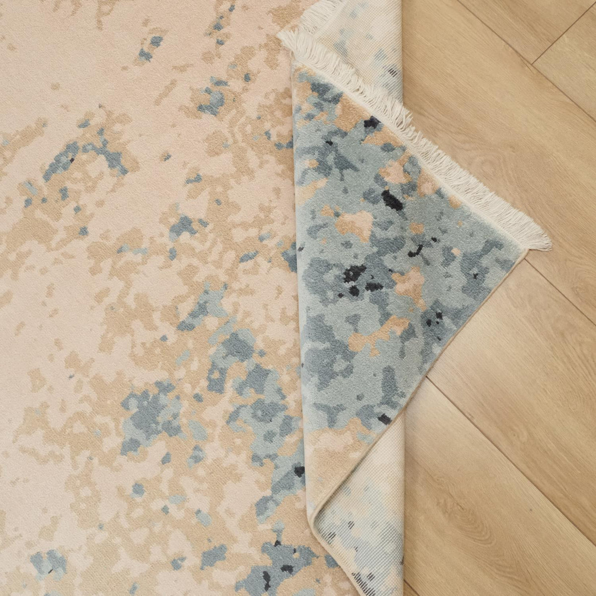 Tezgah Dokuma Soyut Desenli Mavi Viskon Halı — salon halısı