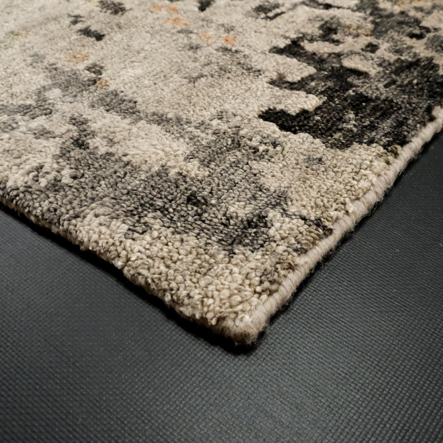 Maison Series Hand-Woven Abstract Patterned Viscose Carpet